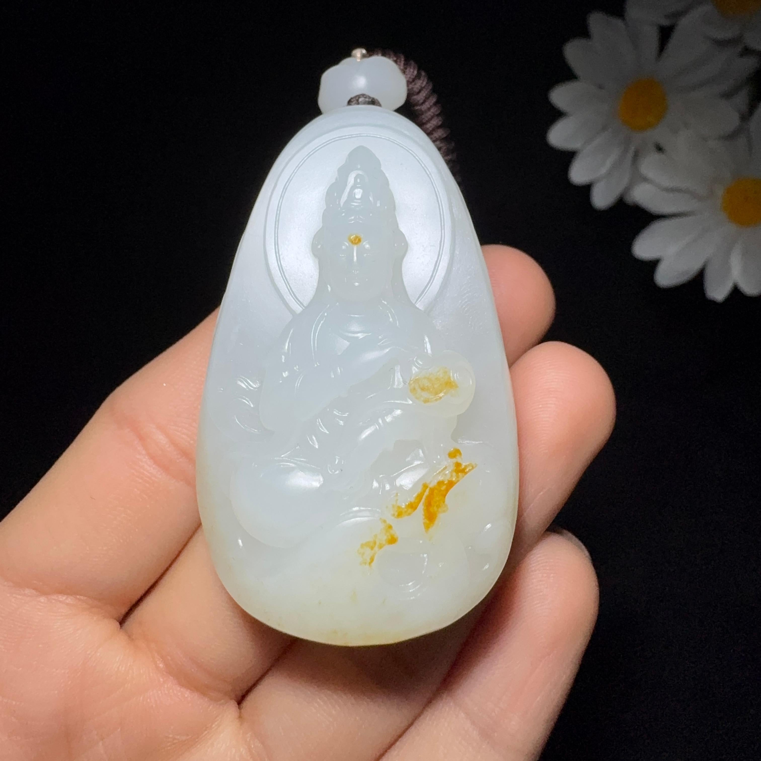 和田玉籽料羊脂白玉观音（69.7g）