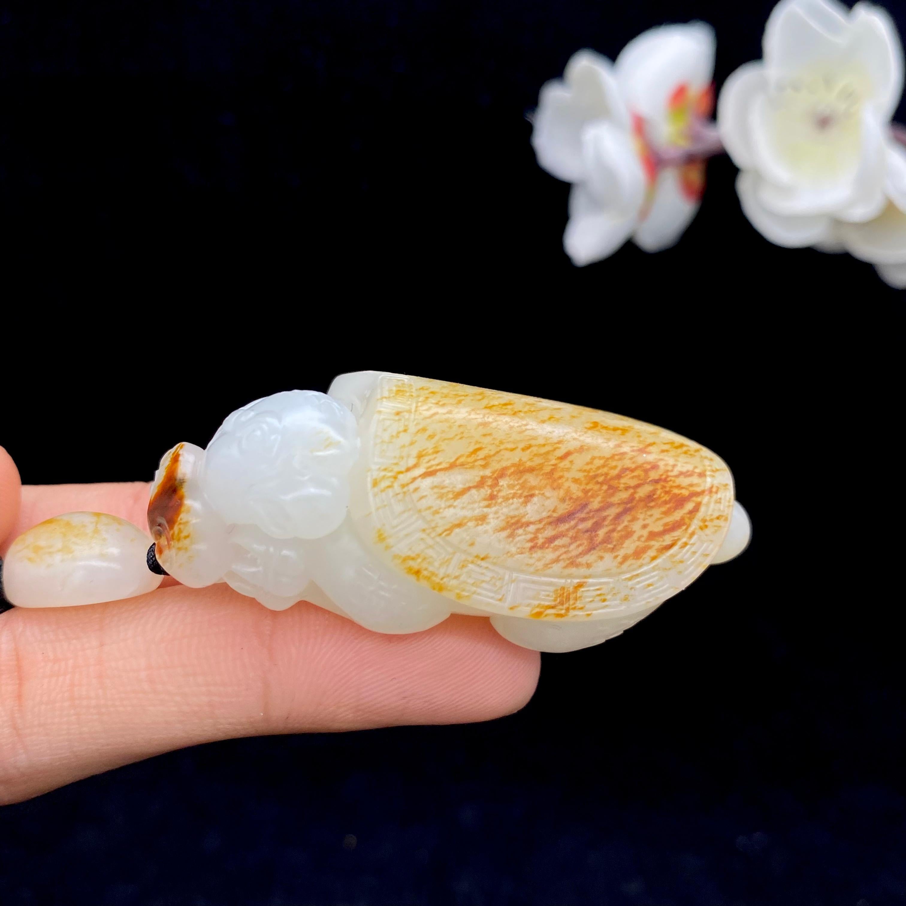 和田玉籽料【龙龟】挂件（60.8g）