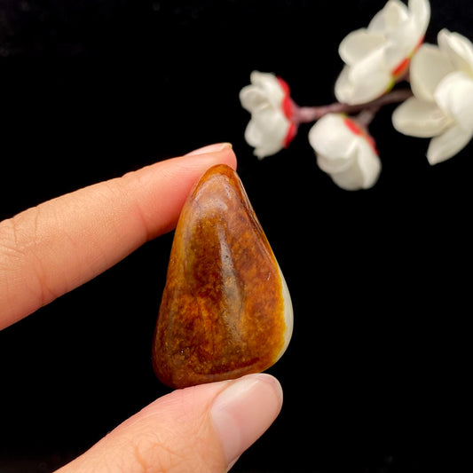 和田玉聚红皮籽料原石（26.8g）