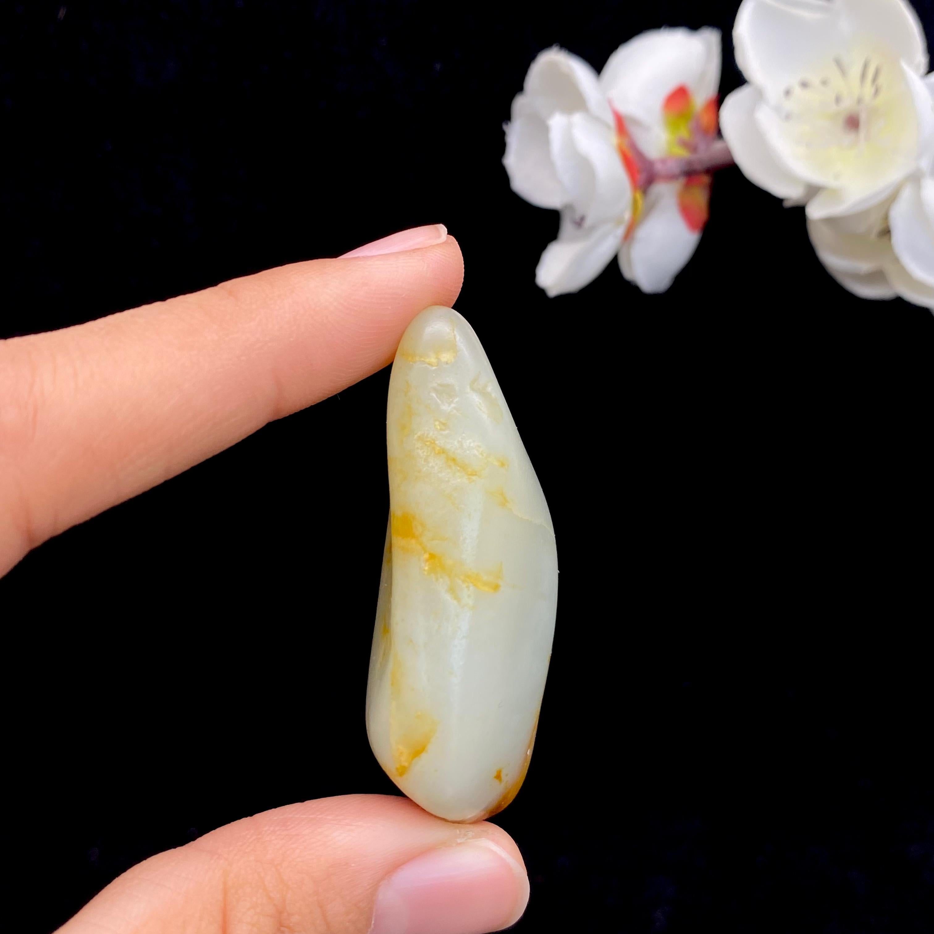 【超值推荐】和田玉聚黄皮籽料原石（34.2g）