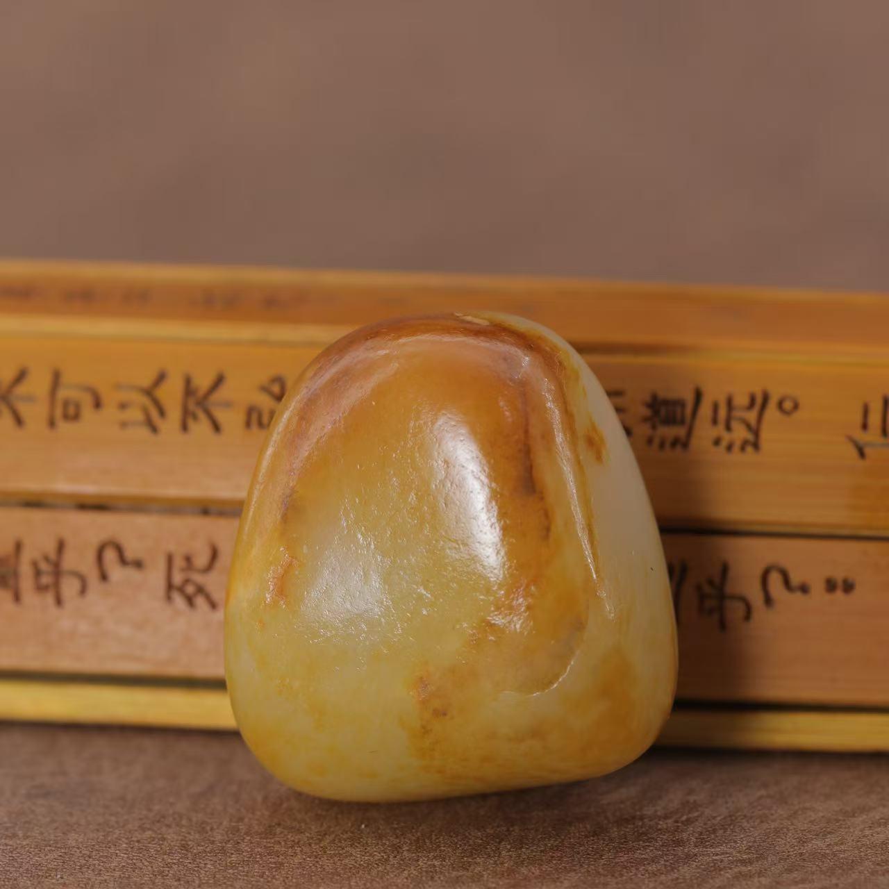 和田玉聚黄皮籽料（35.2g）