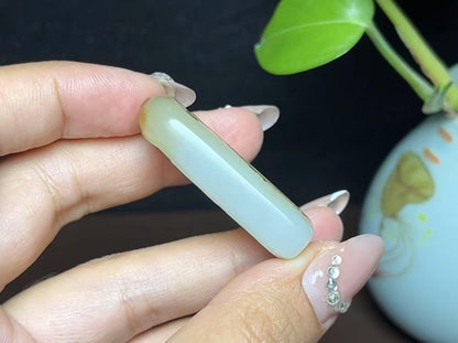 精品新疆和田玉且末糖羊脂玉平安无事牌（20.7g）
