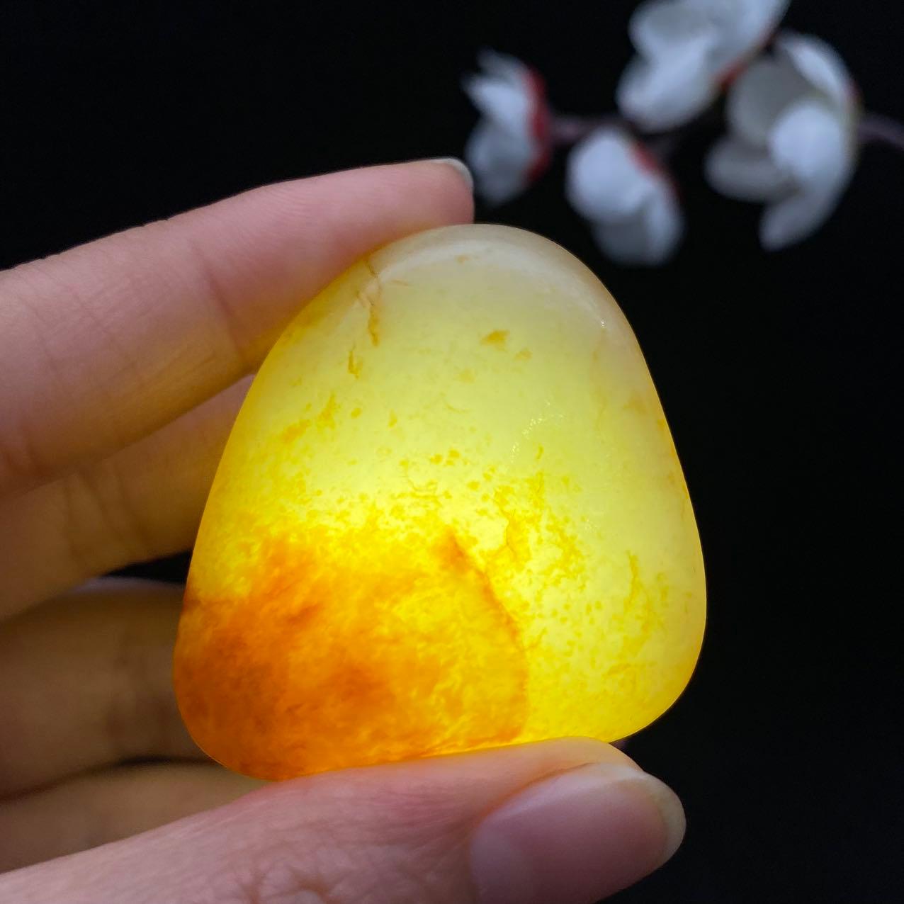 和田玉聚红皮籽料（35.2g）