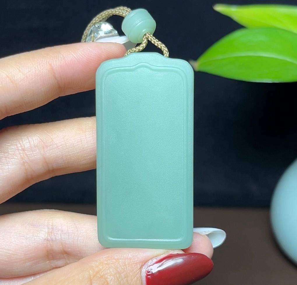 和田玉の 平安牌 平安と吉祥を守り、万事が順調 寸法：30×50mm 和田玉の 平安牌 平安と吉祥を守り、万事が順調 寸法：30×