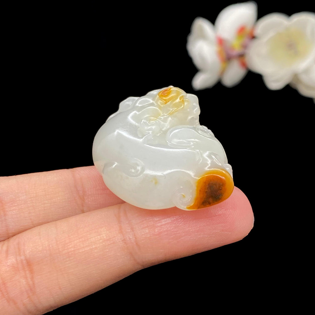 和田玉白玉籽料【回头貔貅】挂件（27.9g）