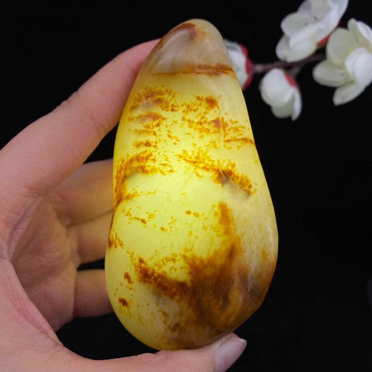 和田玉洒红皮籽料手把件（226g）
