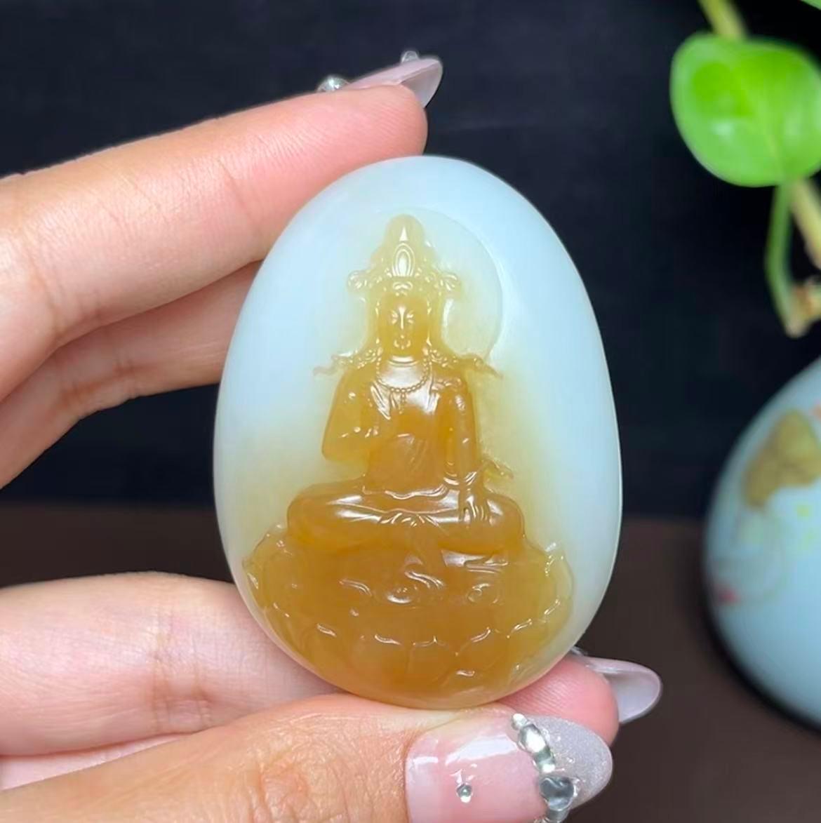 高品质和田玉糖白羊脂玉观音（82.1g）