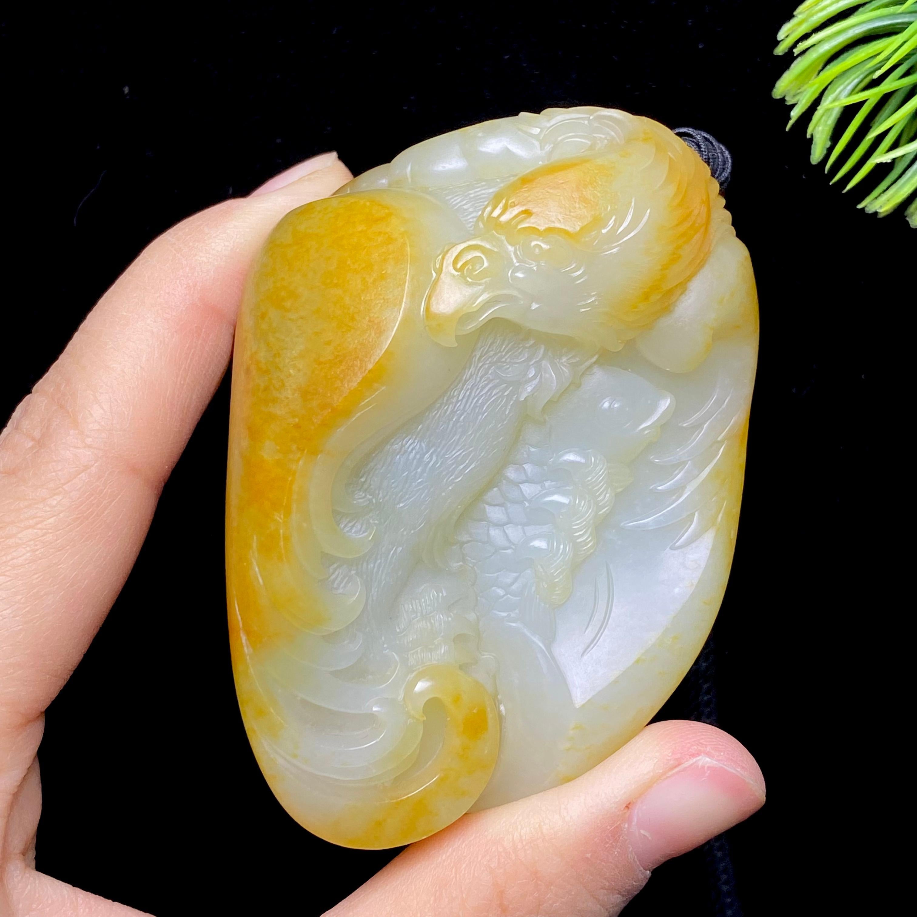 和田玉籽料鹰抓鱼把件（155.0g）