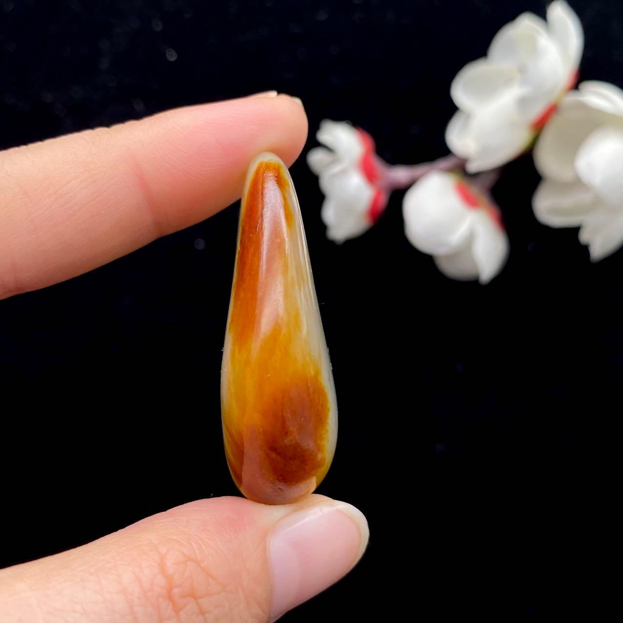和田玉红皮籽料挂件（28.3g）