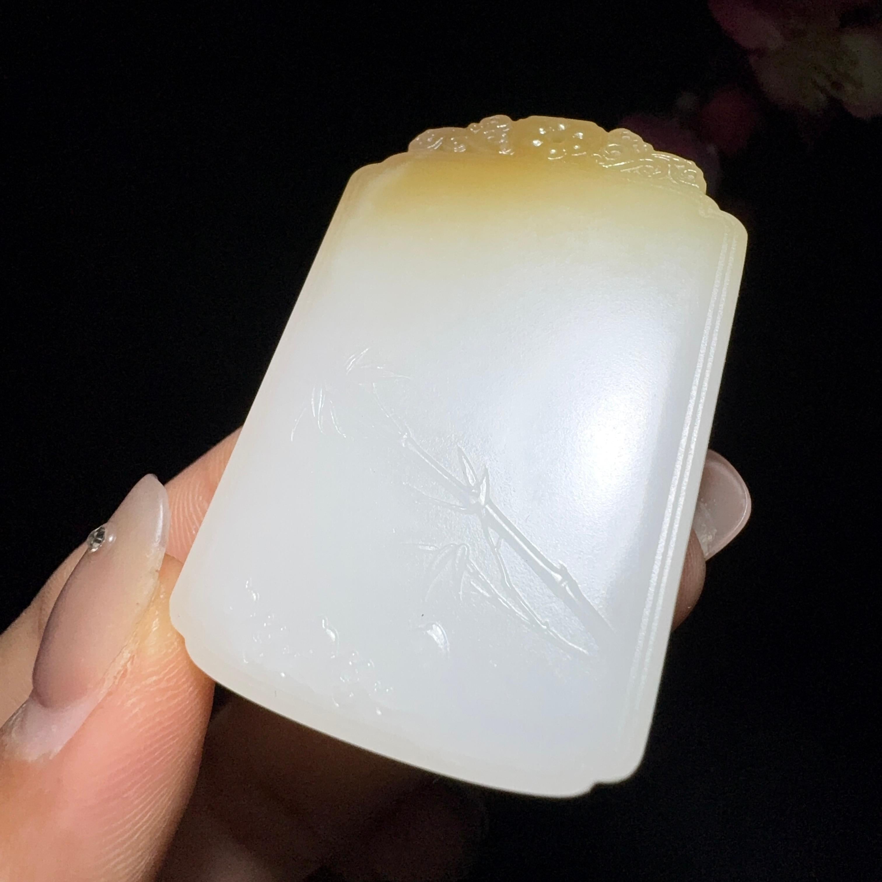 和田玉糖白大日如来挂件（43.4g）