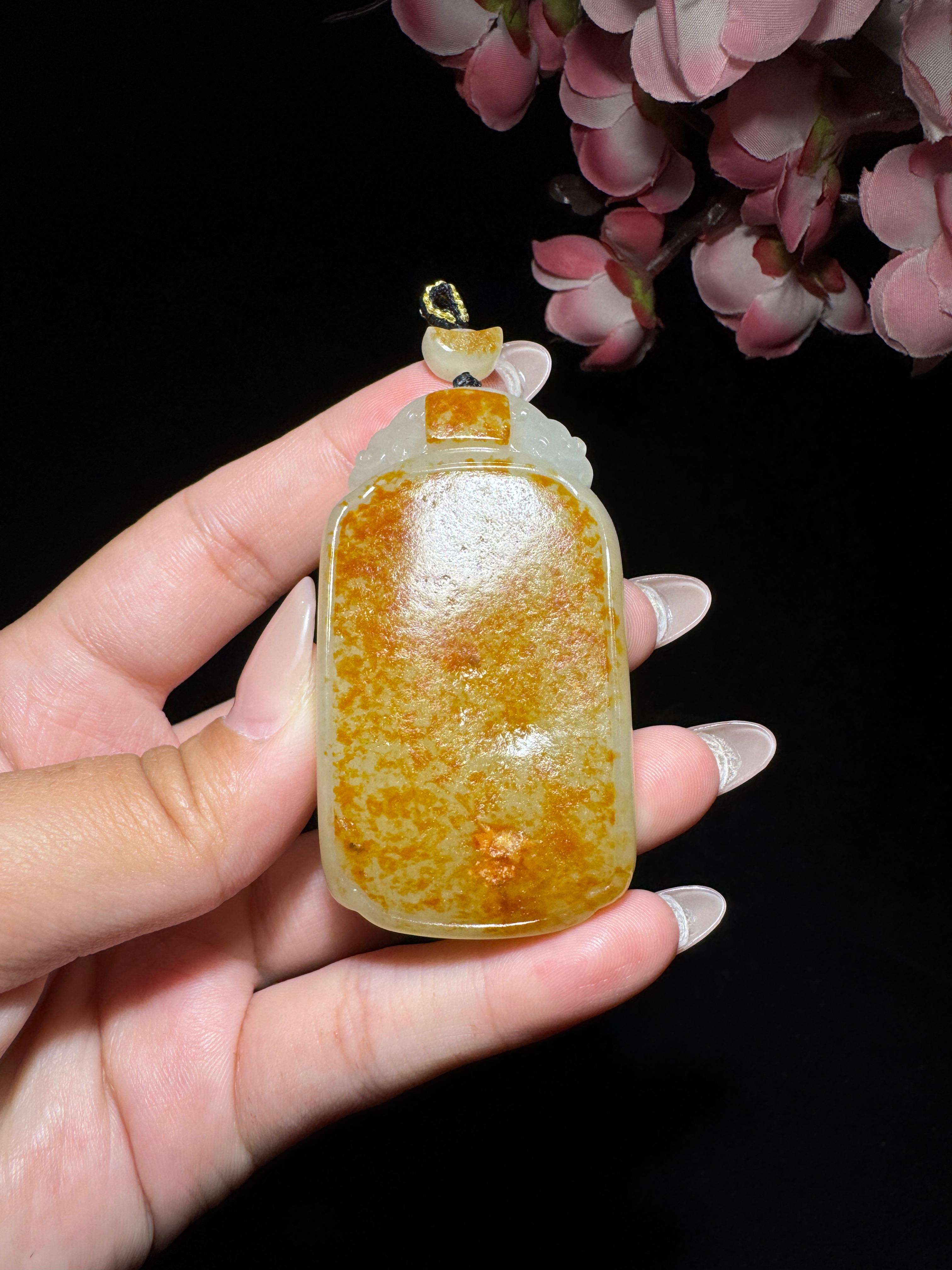 和田玉籽料满皮无事牌（61.7g）