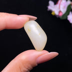和田玉洒金皮籽料挂件（8g）