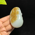 和田山料糖白玉一念之间手把件（108.2g）