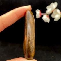 和田玉秋梨皮籽料手把件（47.3g）