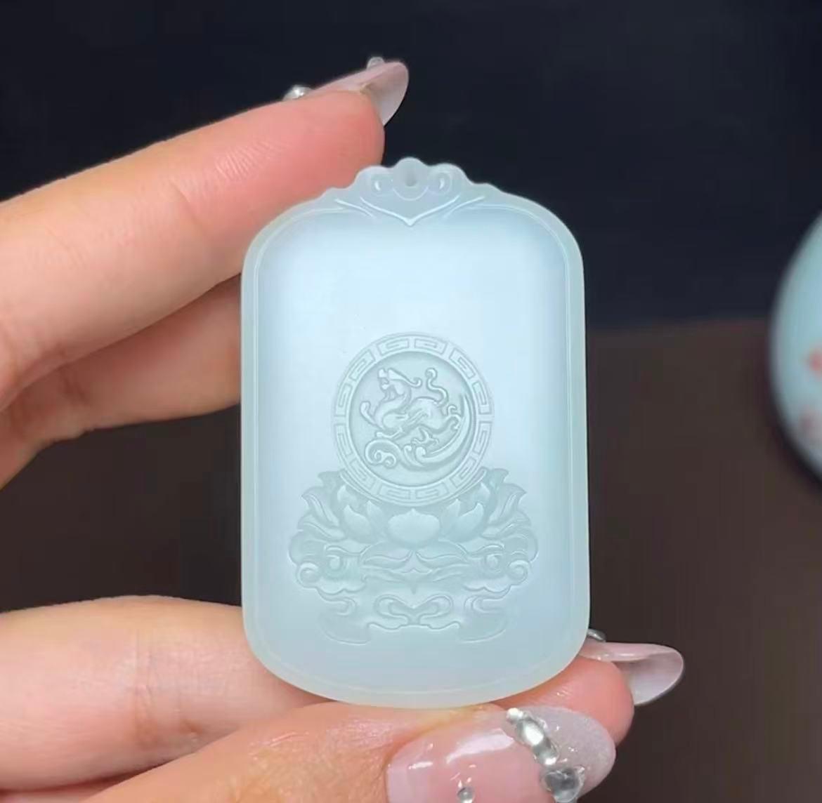 精品和田羊脂玉生肖羊三阳开泰（35.5g）