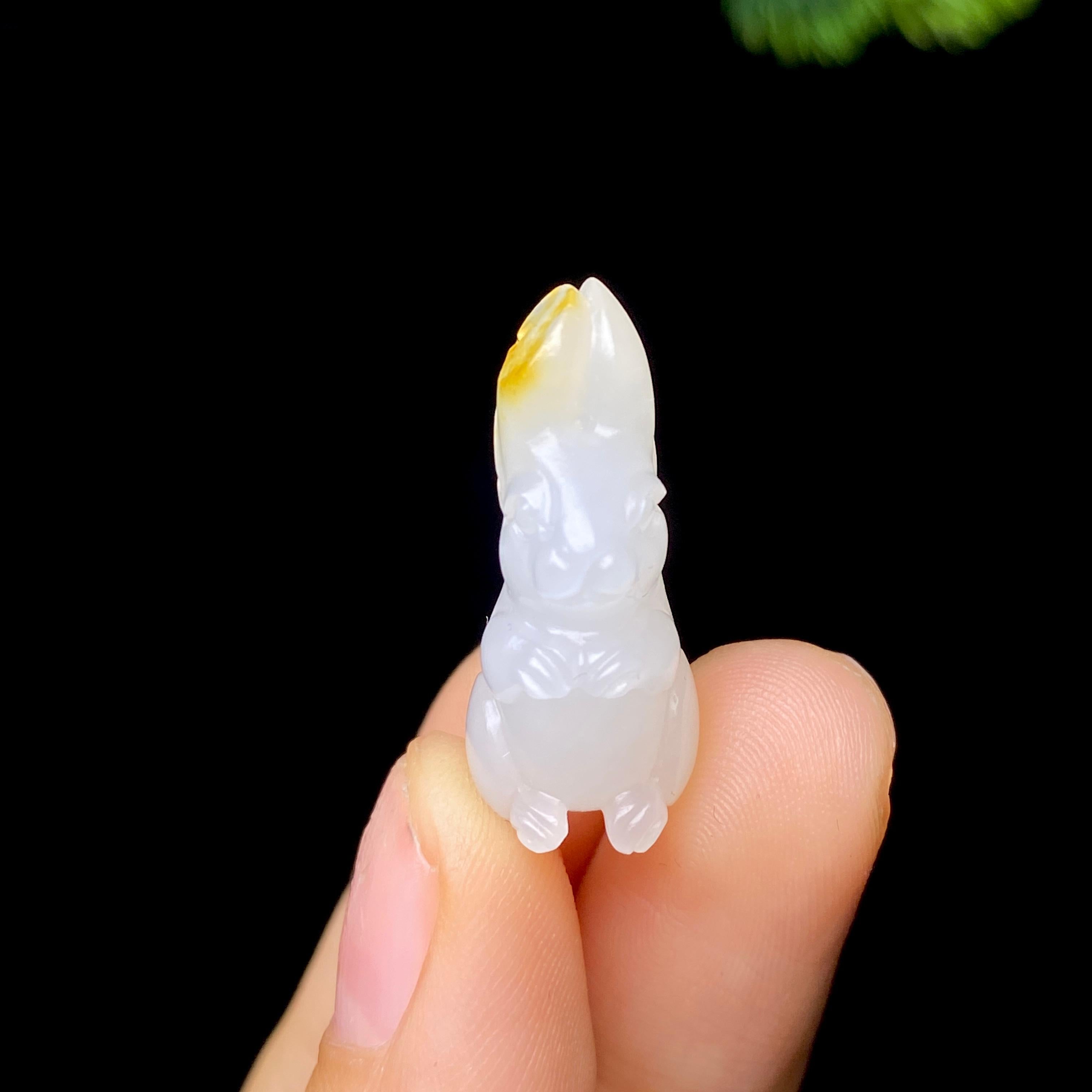 和田玉籽料兔子挂件（4.0g）