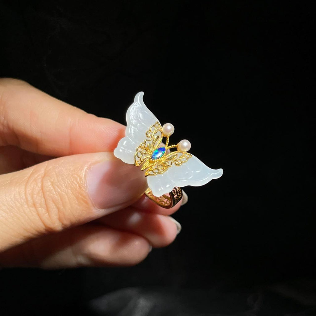 和田玉白玉蝴蝶金镶戒指（3.8g）