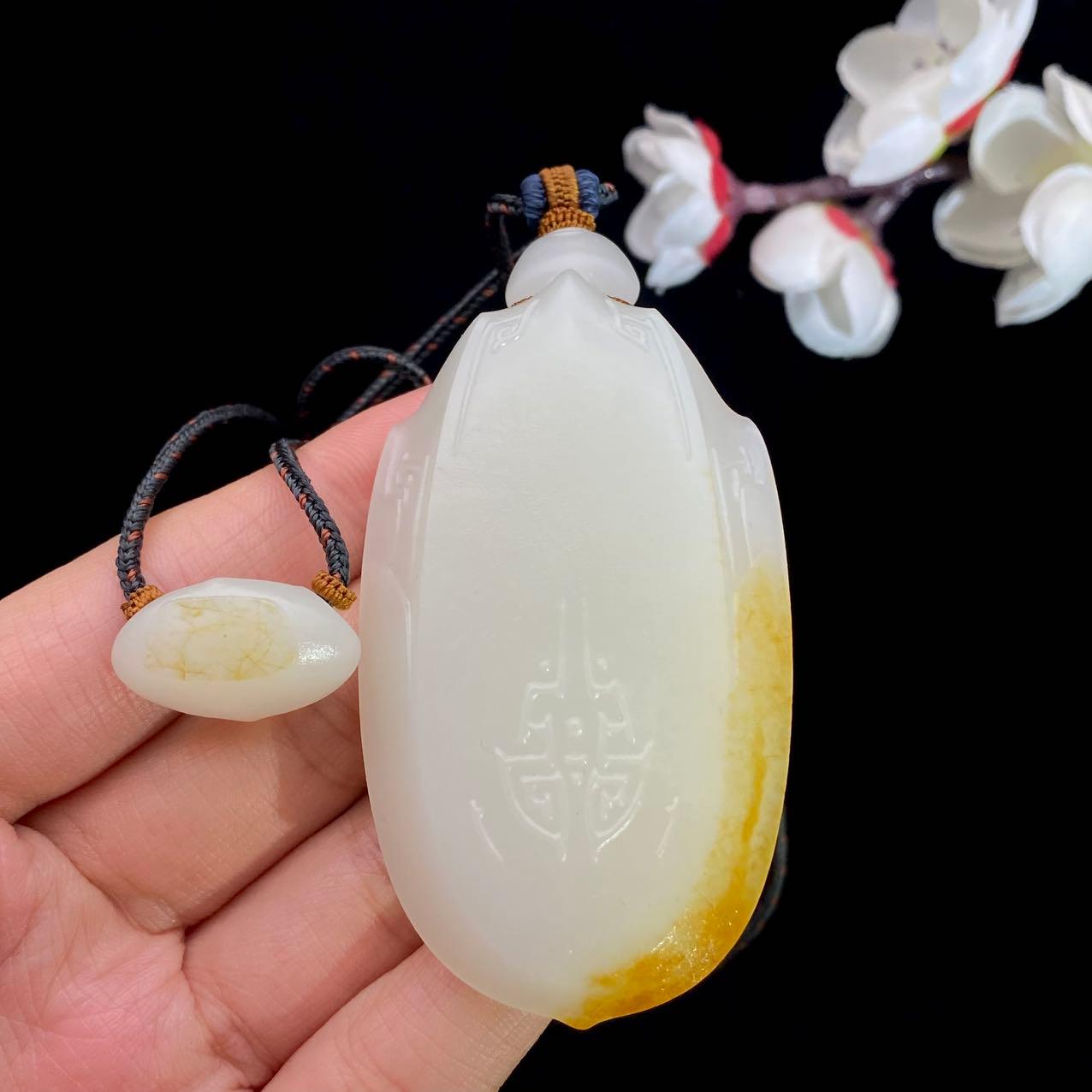 和田玉籽料【平安无事牌】（55g）