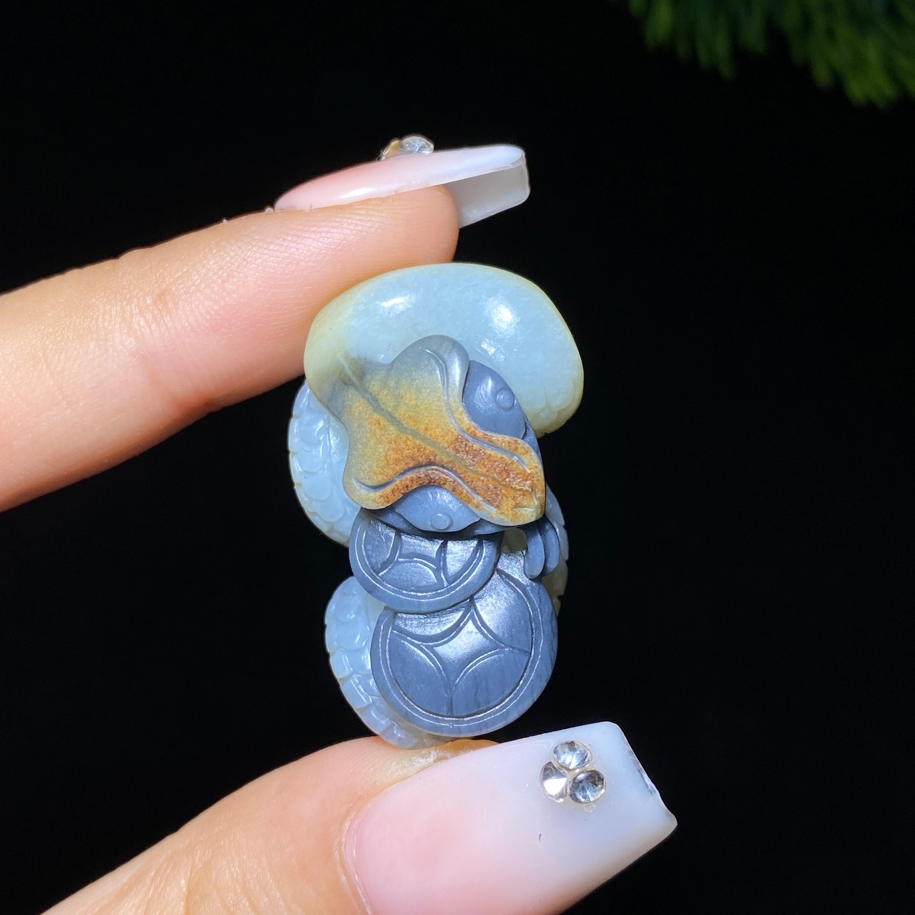 和田玉籽料青花蛇挂件（12.0g）