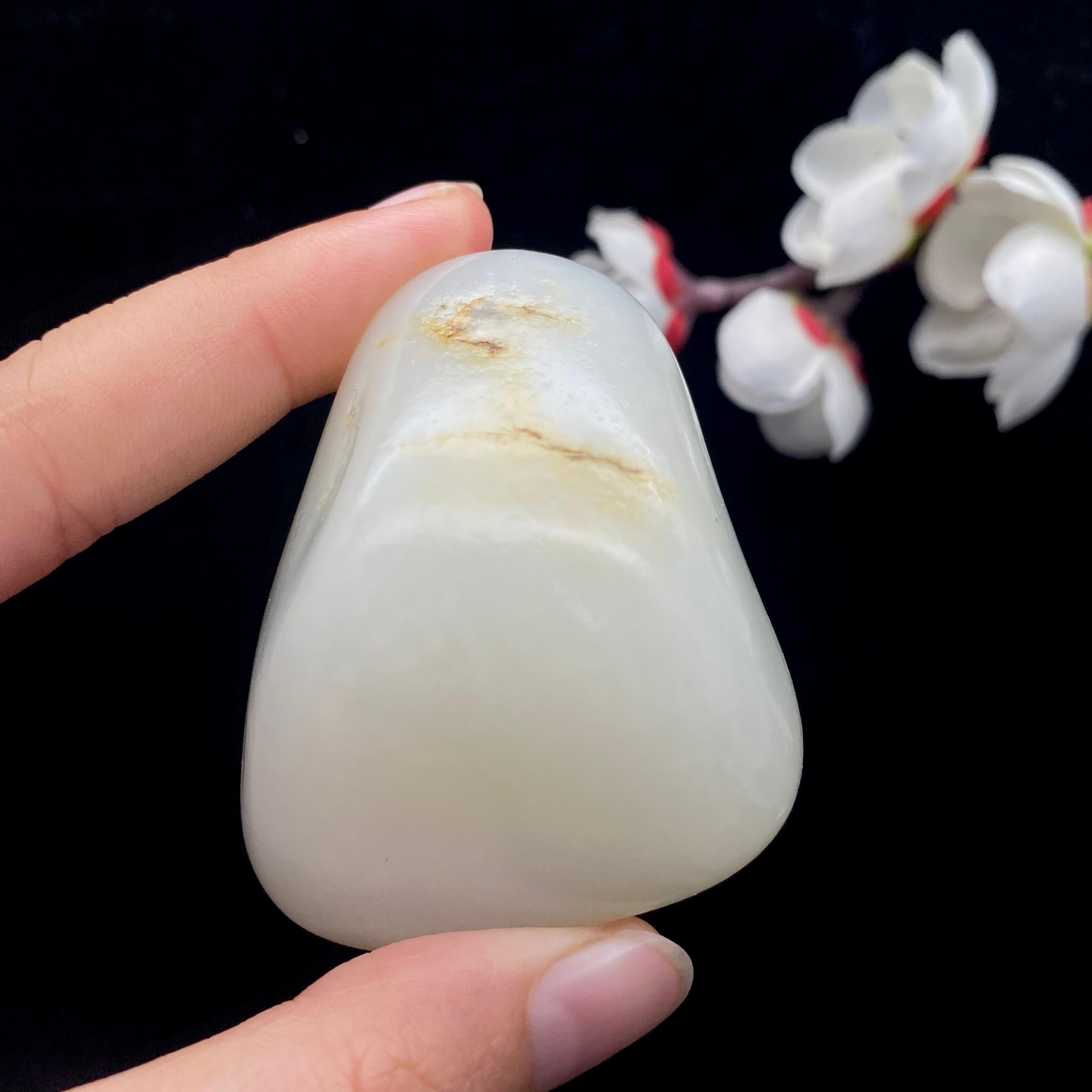 和田玉白玉籽料手把件（117.3g）