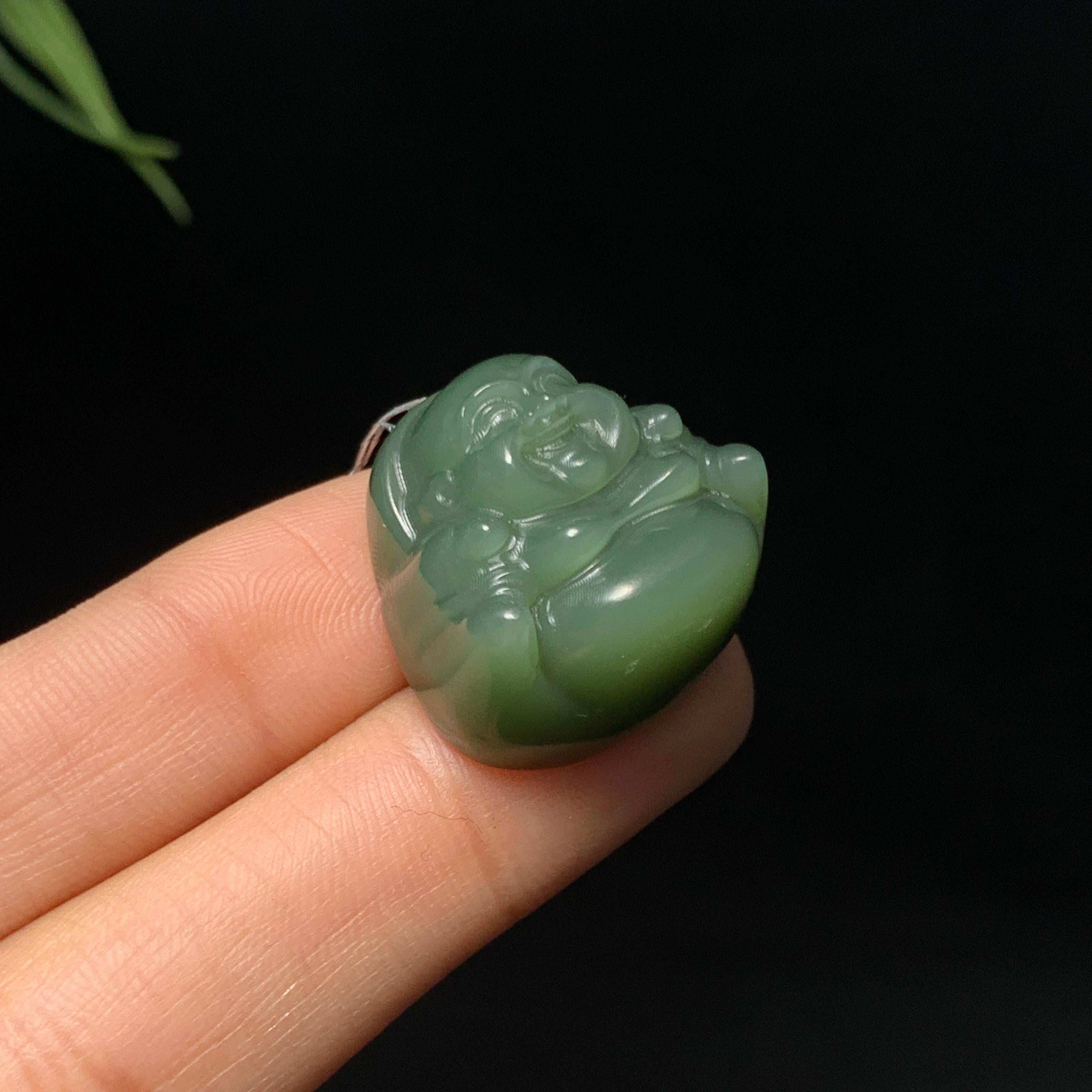 高品质和田玉碧玉鸭蛋青佛公（13.2g）