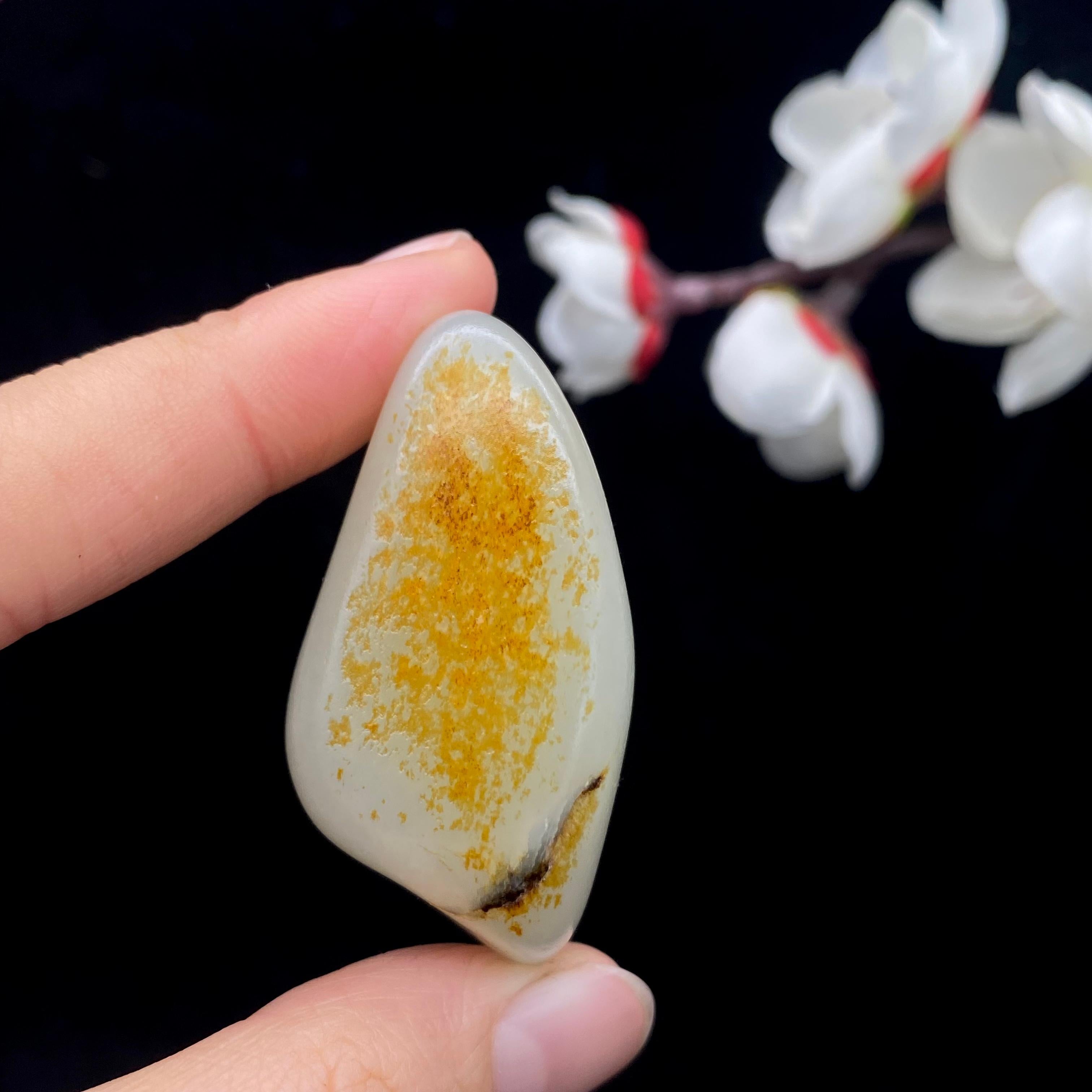 和田玉聚黄皮籽料挂件（41.3g）