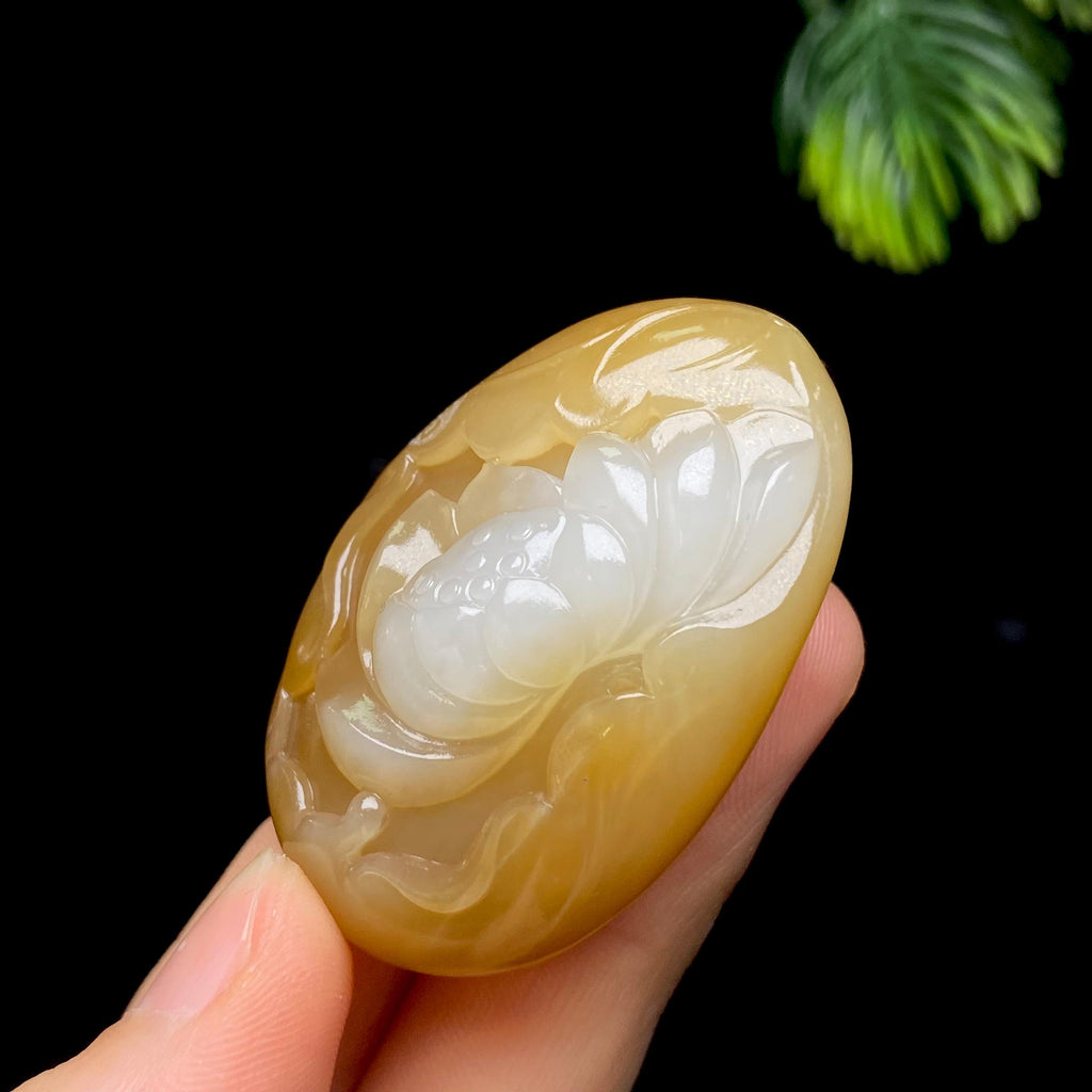 和田玉糖白花开富贵（41.4g）