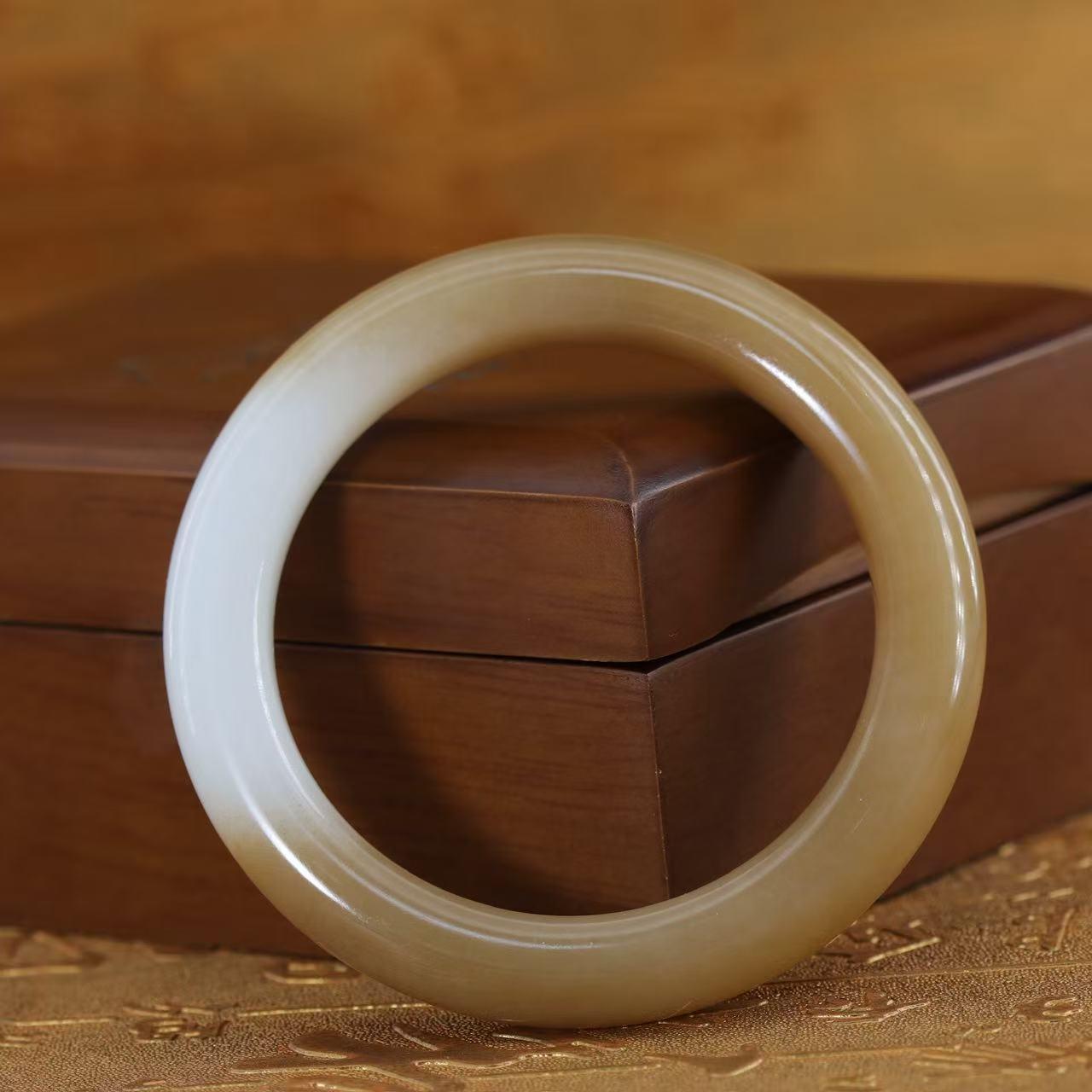 和田玉糖玉手镯（59.3g）