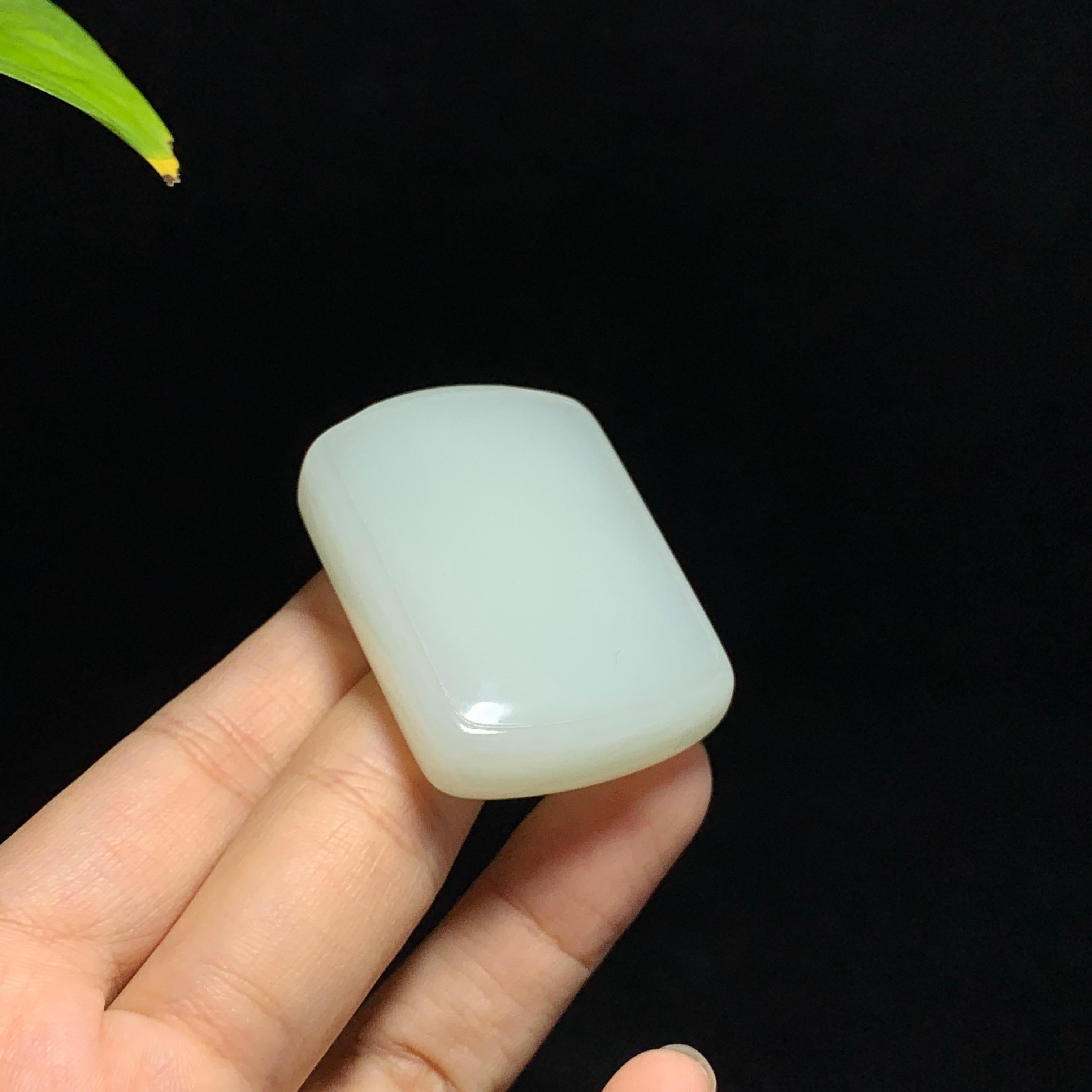 和田山料高冰底白玉无事牌挂件（50.0g）