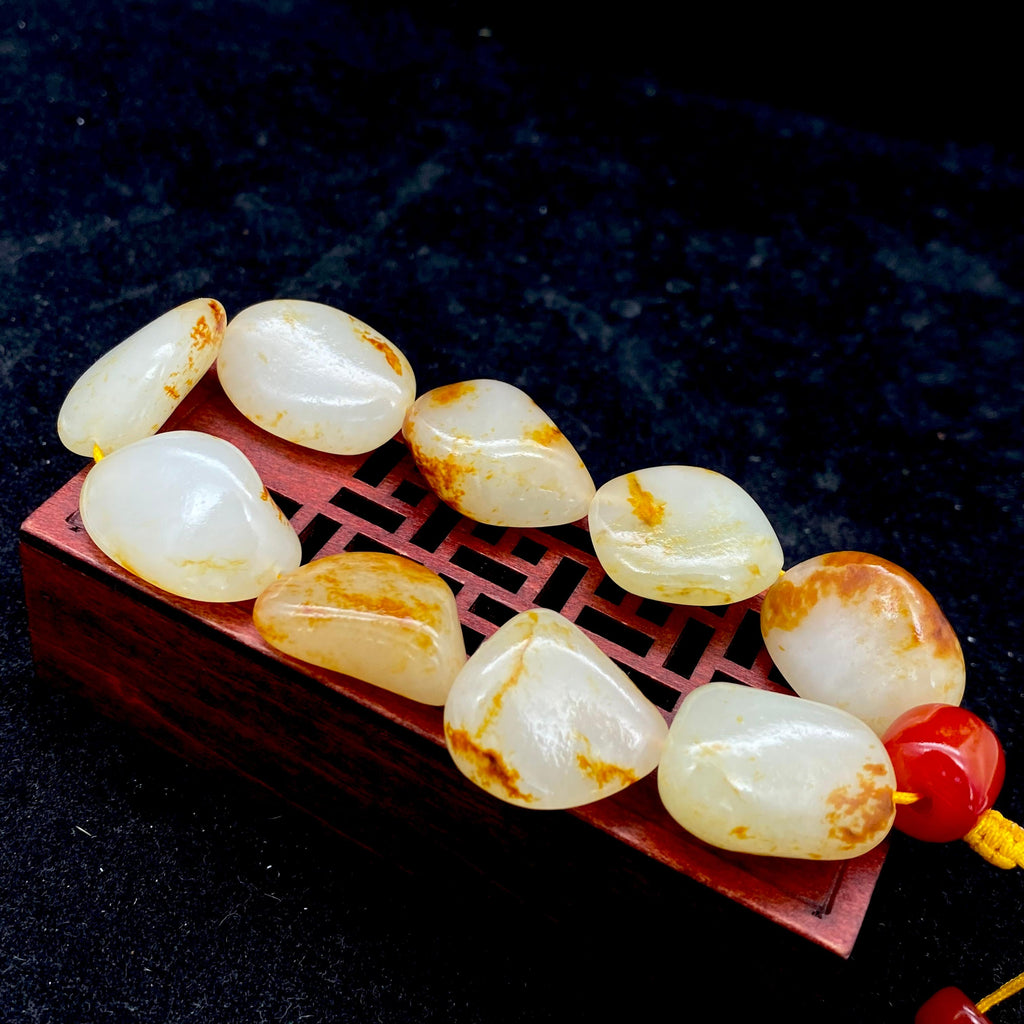 和田玉洒红皮【精品手串】（73.8g）