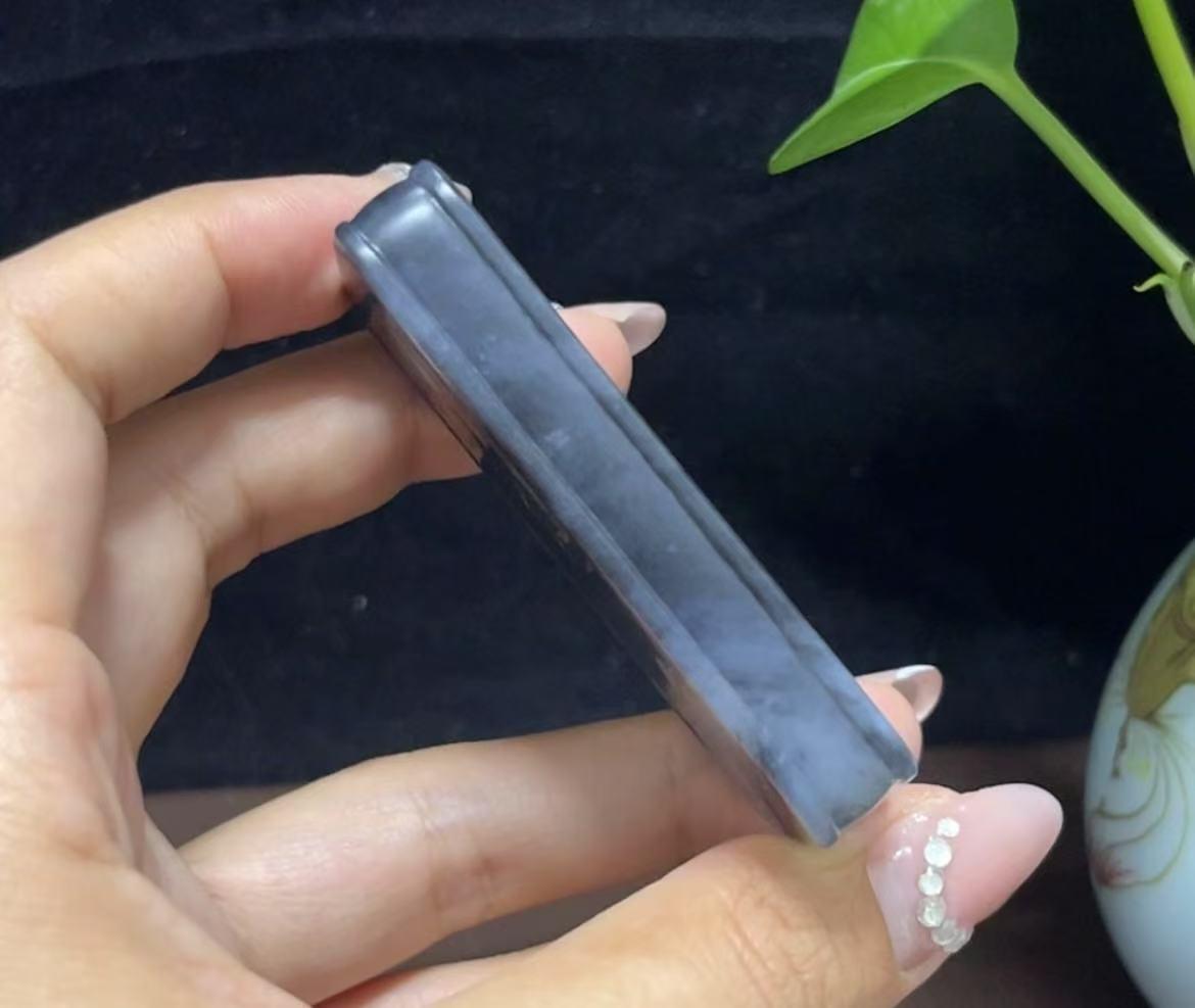 和田玉意境青花三味书屋平安牌（74.1g）