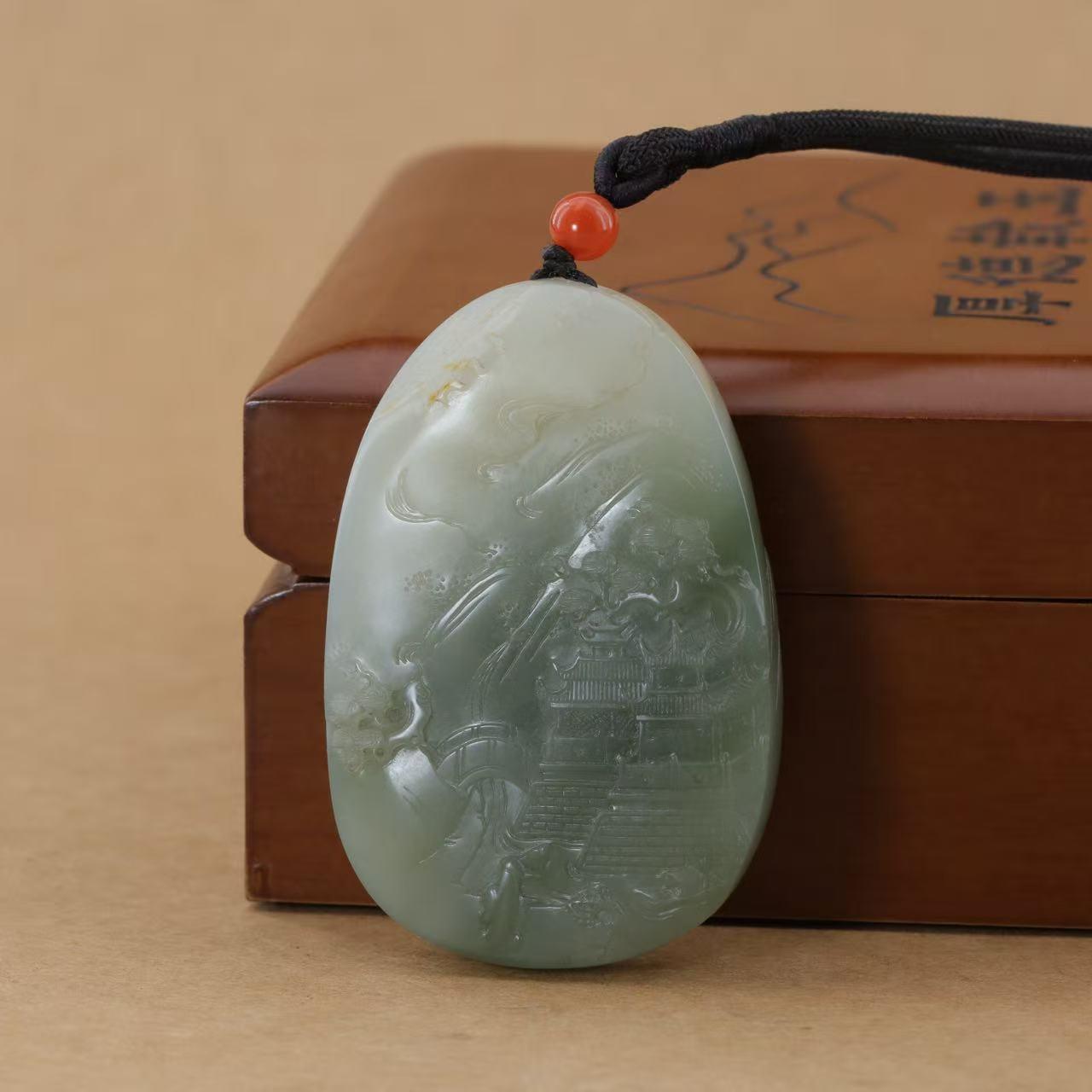 和田玉青玉籽料山水牌吊坠（61.3g）