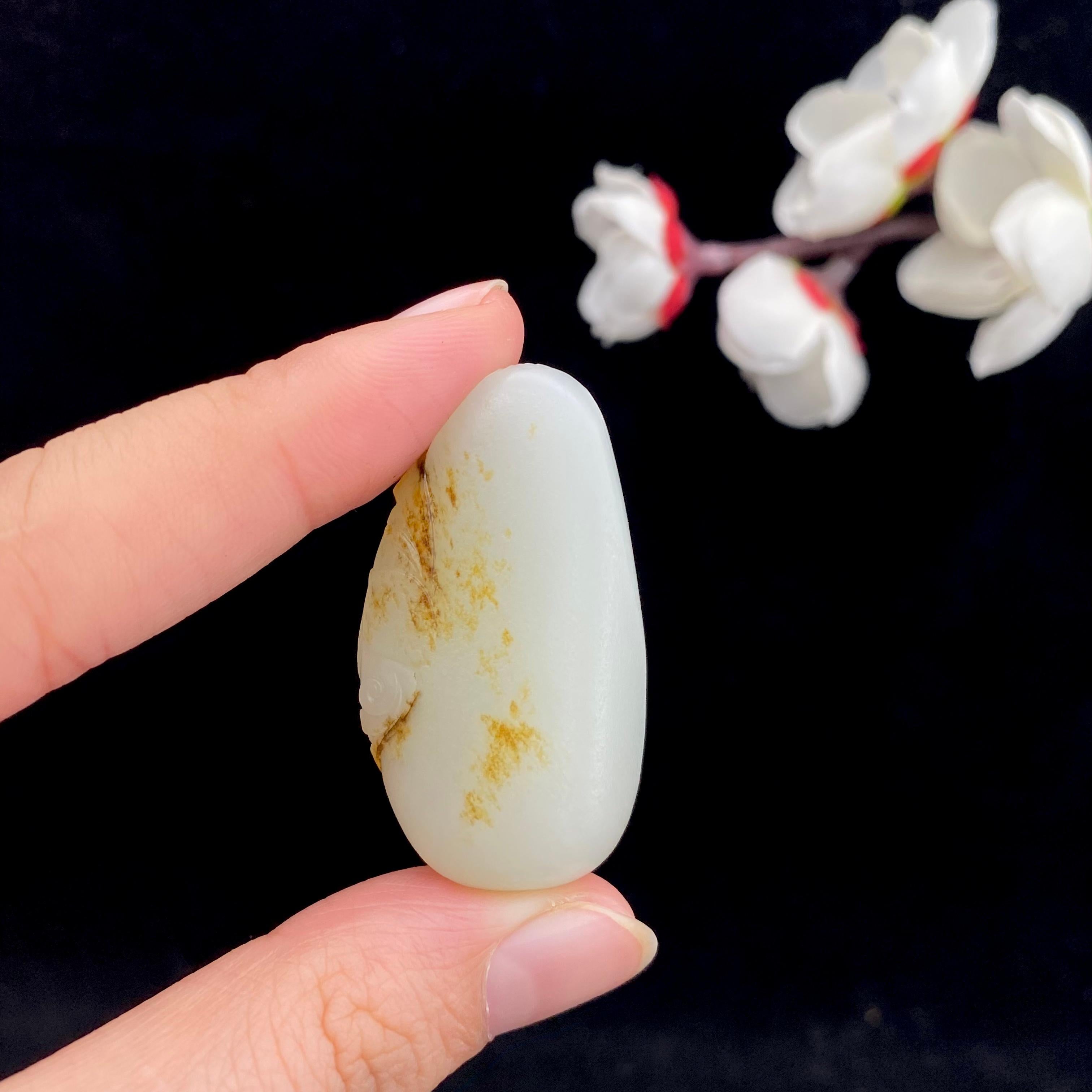 和田玉-白玉籽料【佛公】（23.2g）