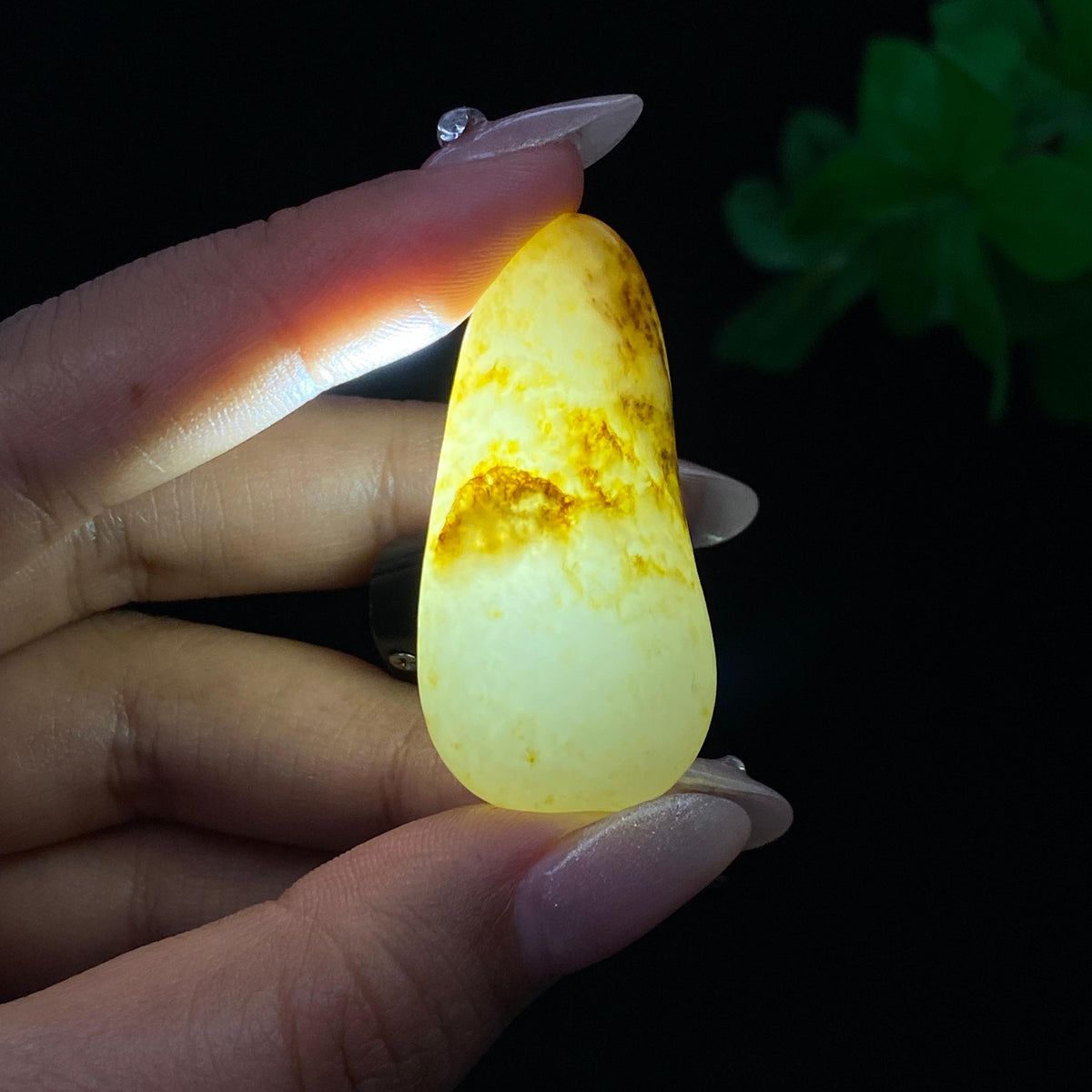 和田玉秋梨皮籽料挂件（20g）
