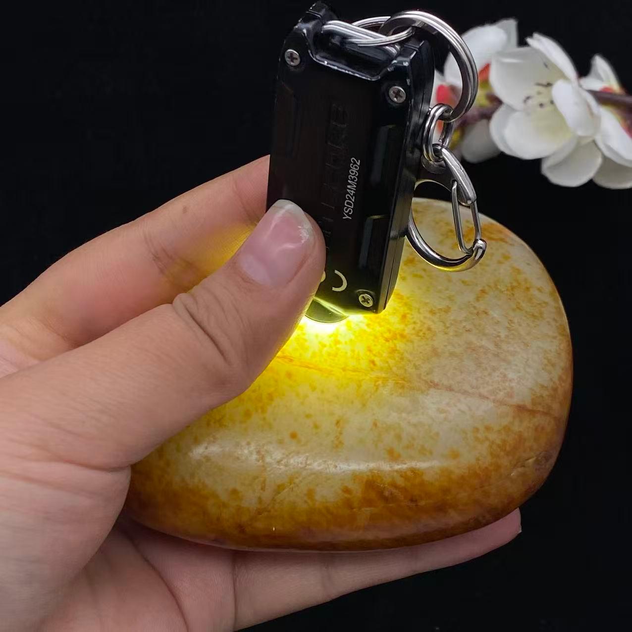 和田玉聚红皮籽料摆件（666.9g）