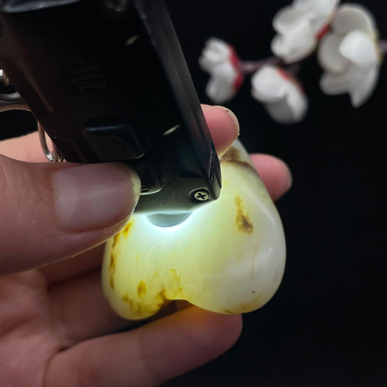 和田玉秋梨皮籽料手把件（88g）