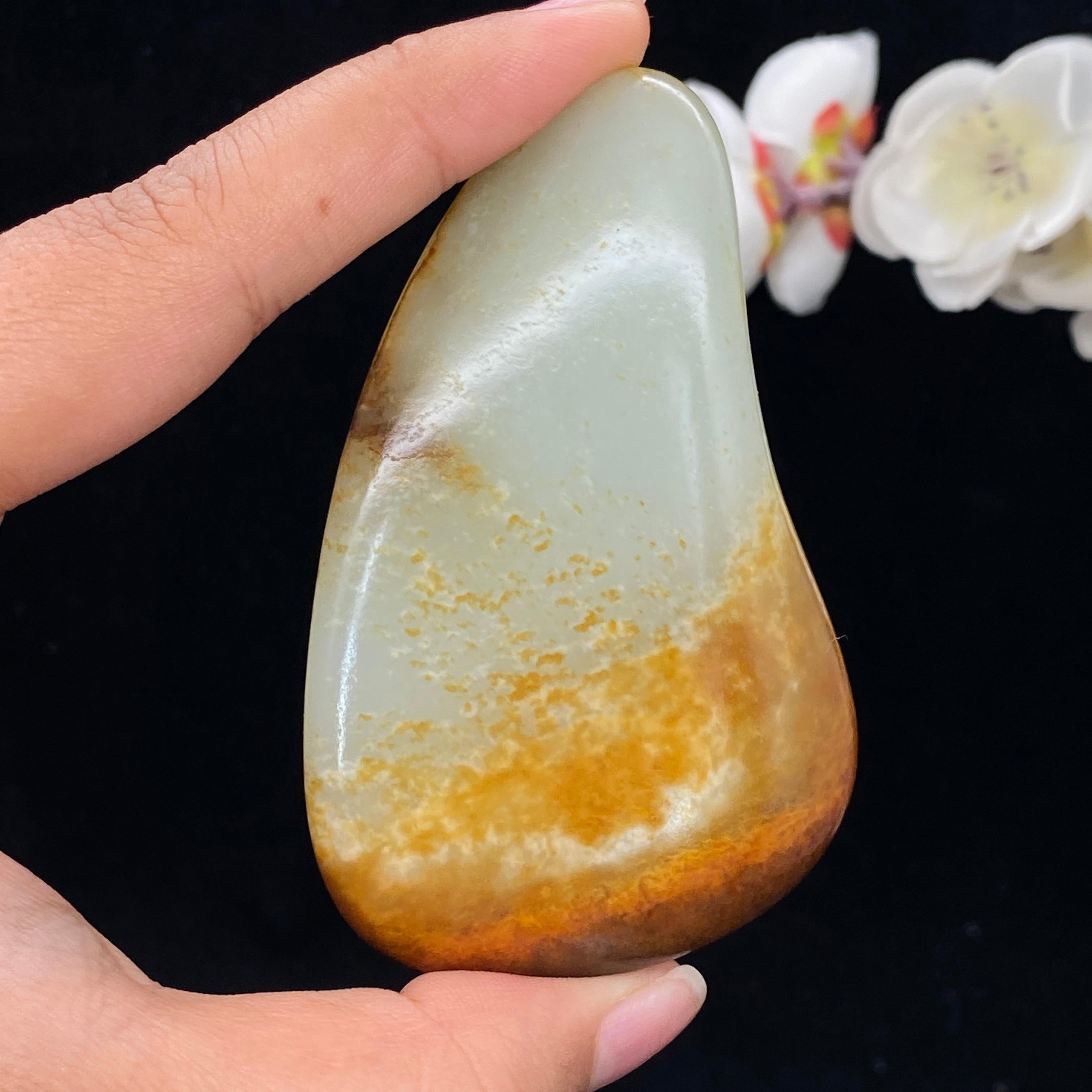 和田玉聚黄皮籽料手把件（115g）