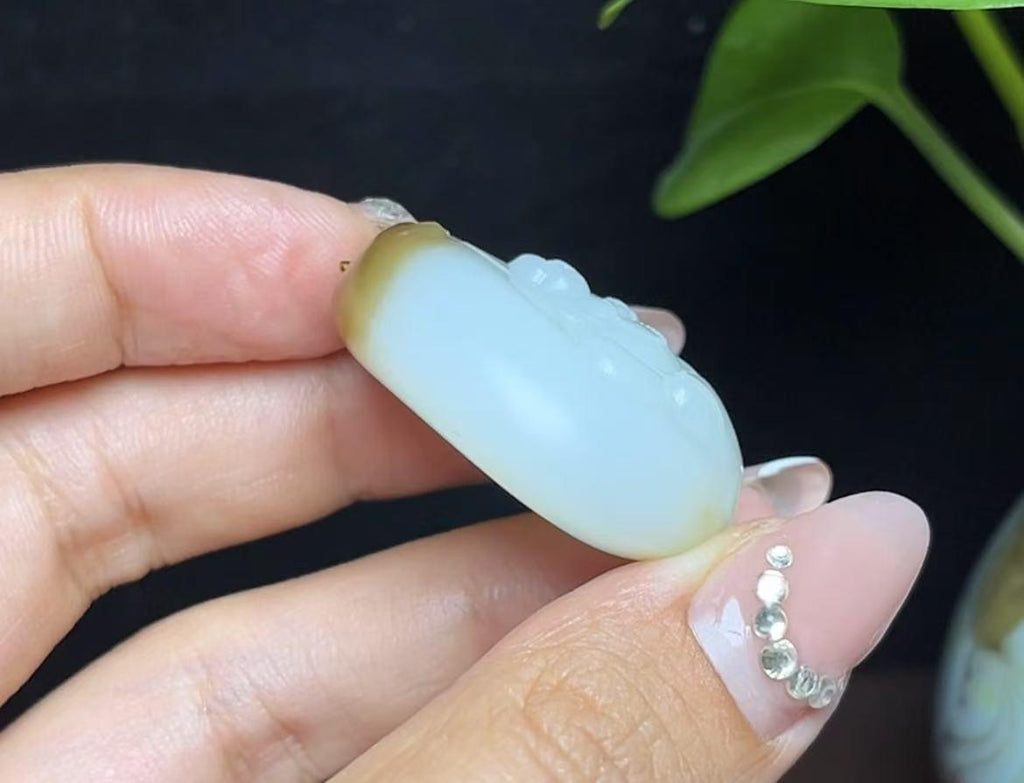 新疆和田玉且末糖白羊脂玉佛公（24.6g）
