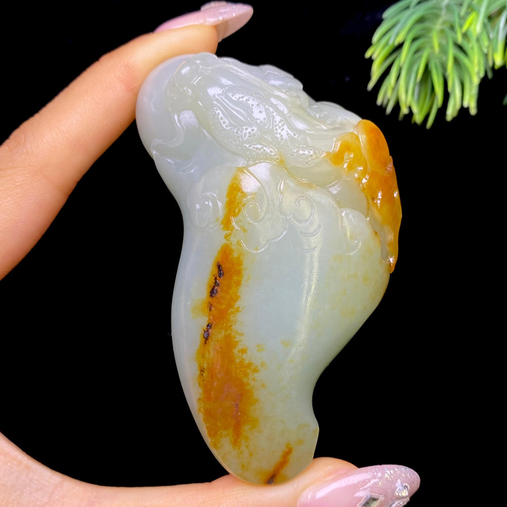 和田玉籽料龙行天下手把件（136.2g）