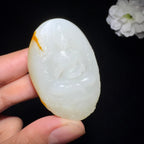 精品和田玉籽料挂件大势至菩萨（55.4g）