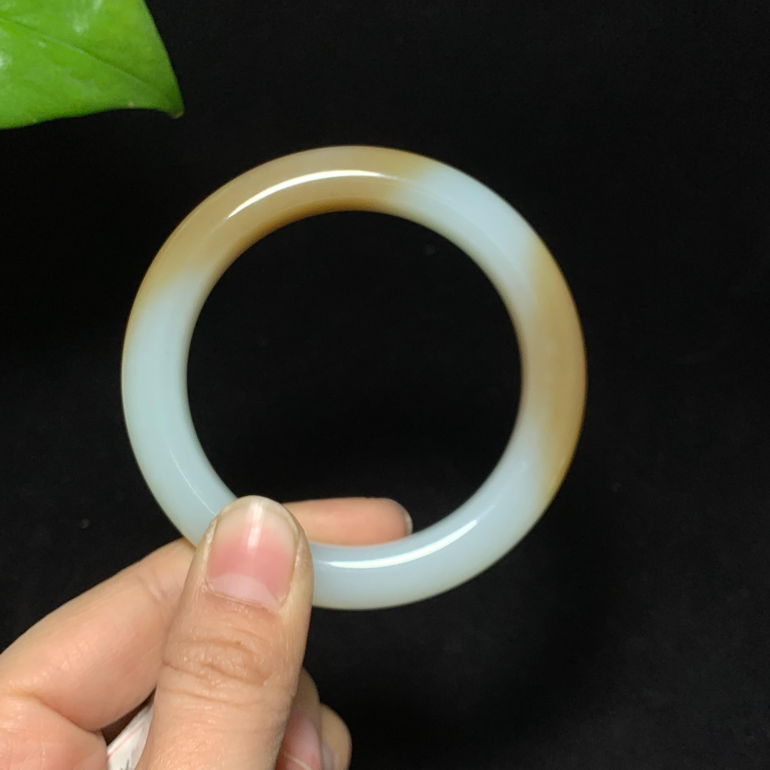 收藏级新疆且末糖白玉手镯（61.8g）