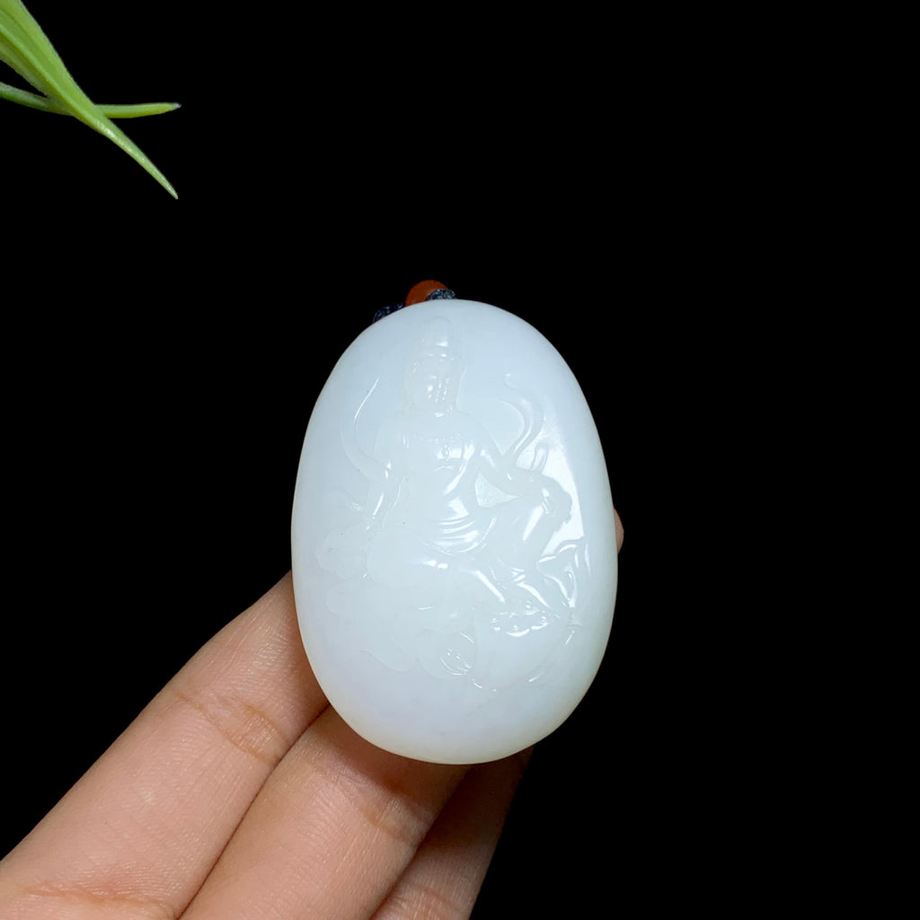 和田羊脂白玉坐𦻗观音（58.0g）