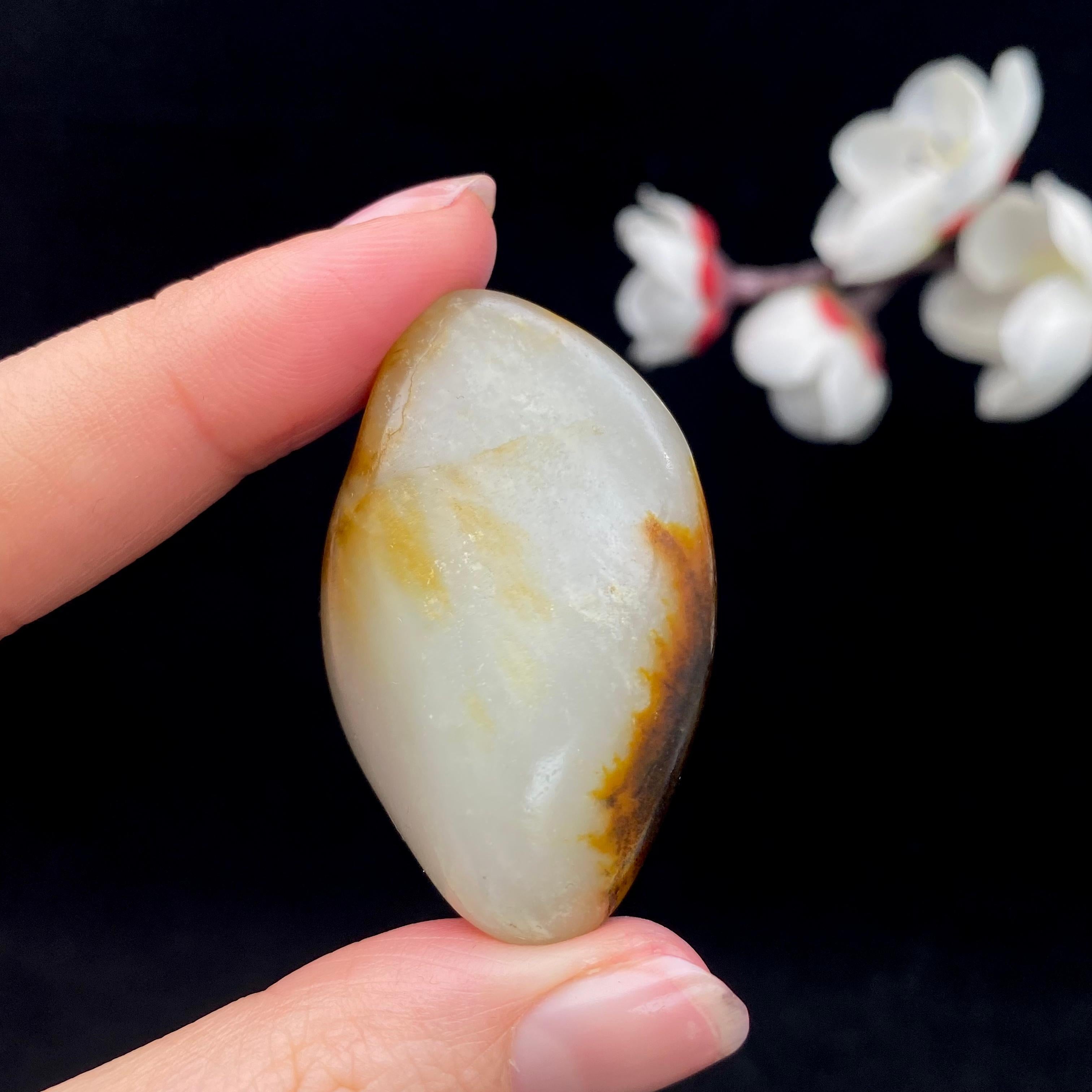 和田玉聚红皮籽料（27.2g）