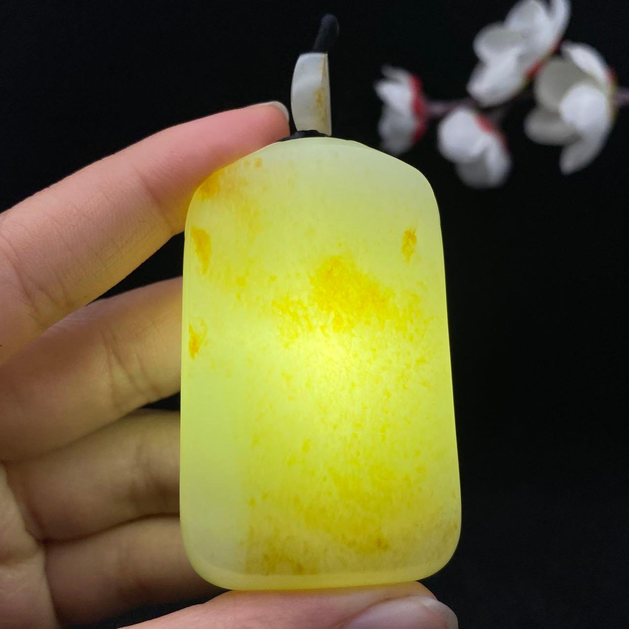 和田玉籽料【平安无事牌】（66.5g）