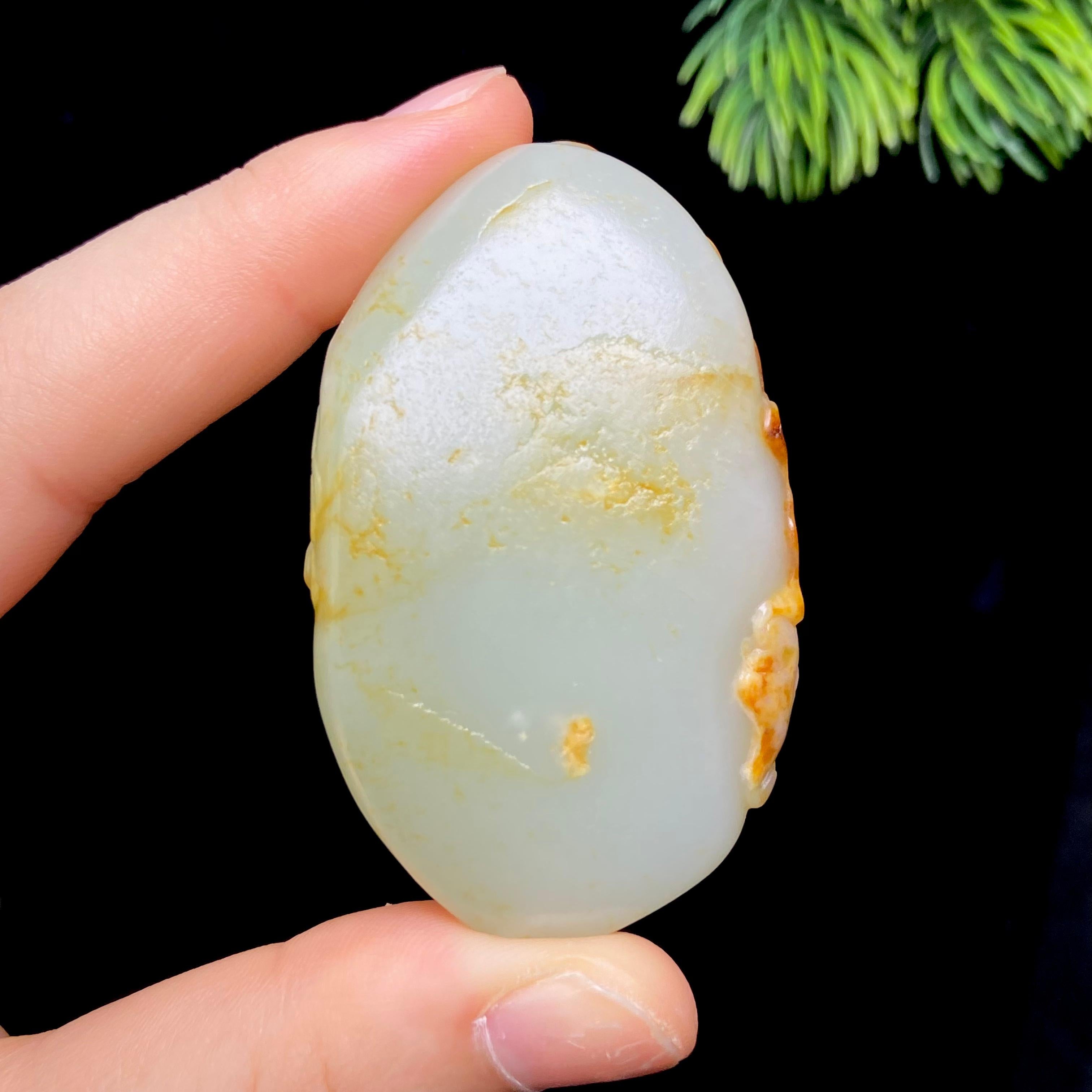 和田玉籽料牛气冲天（52.1g）