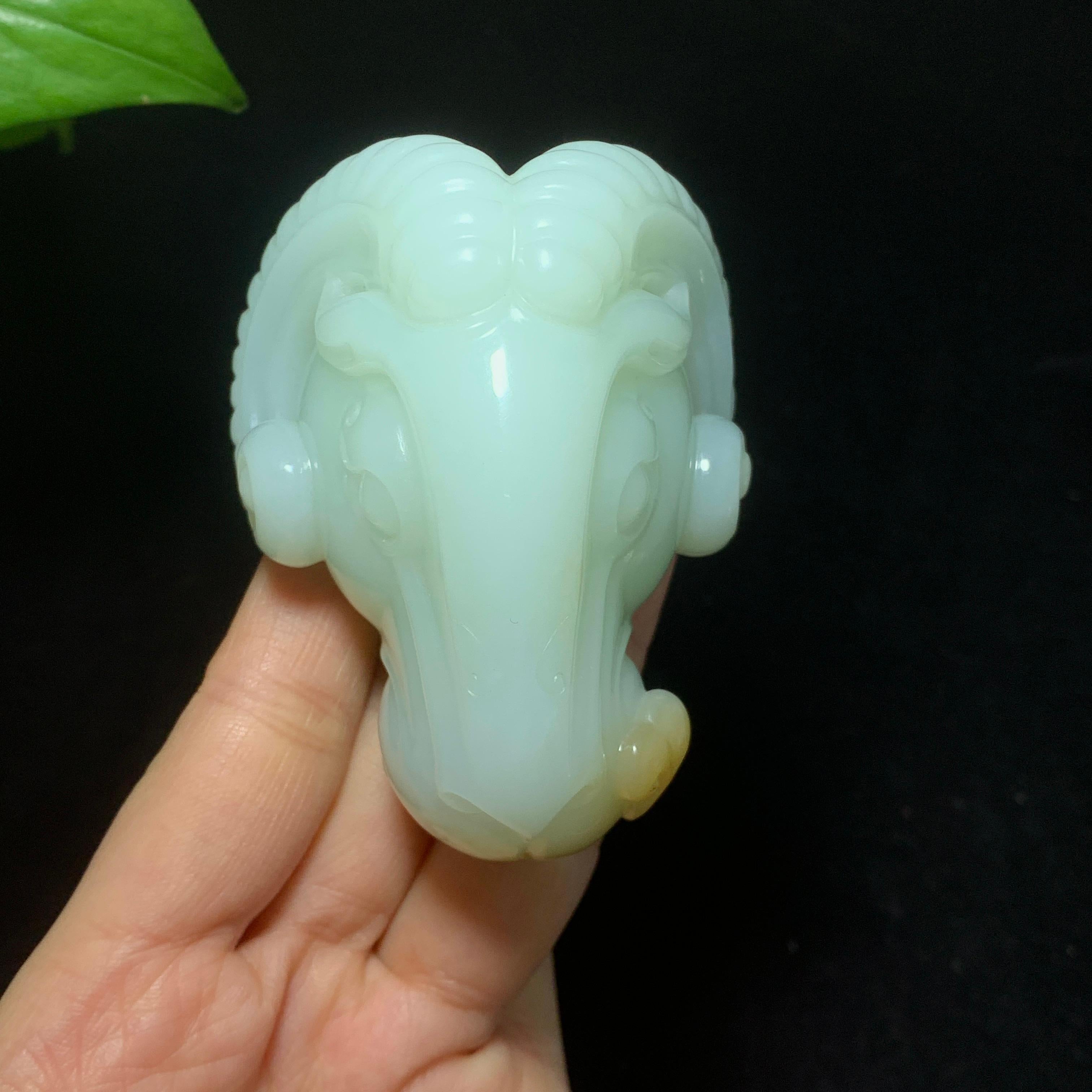 收藏级新疆且末金山矿糖白玉三阳开泰手把件（221.8g）