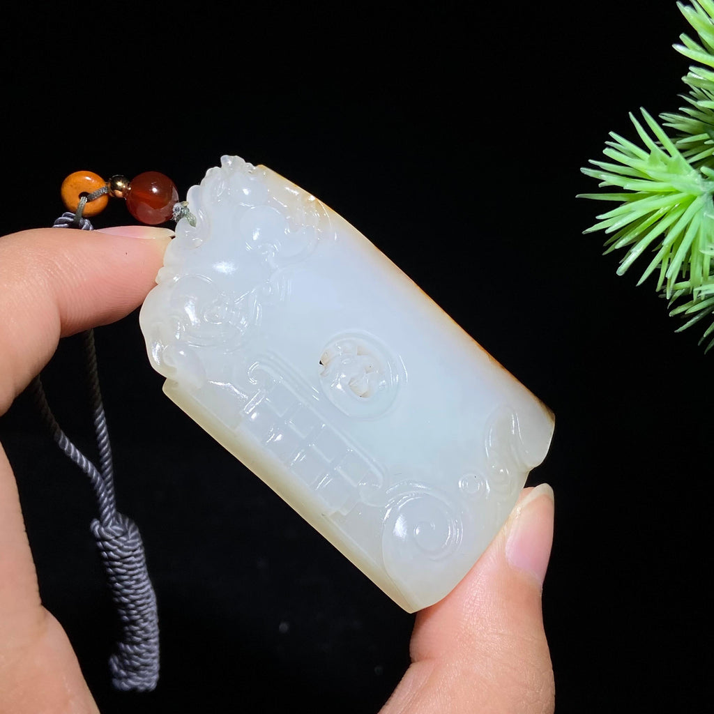 和田玉籽料仿古龙牌（35.9g）