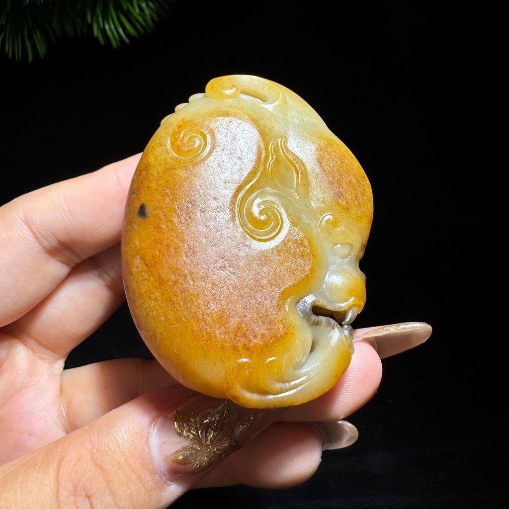 和田玉籽料满皮兽面（82.0g）