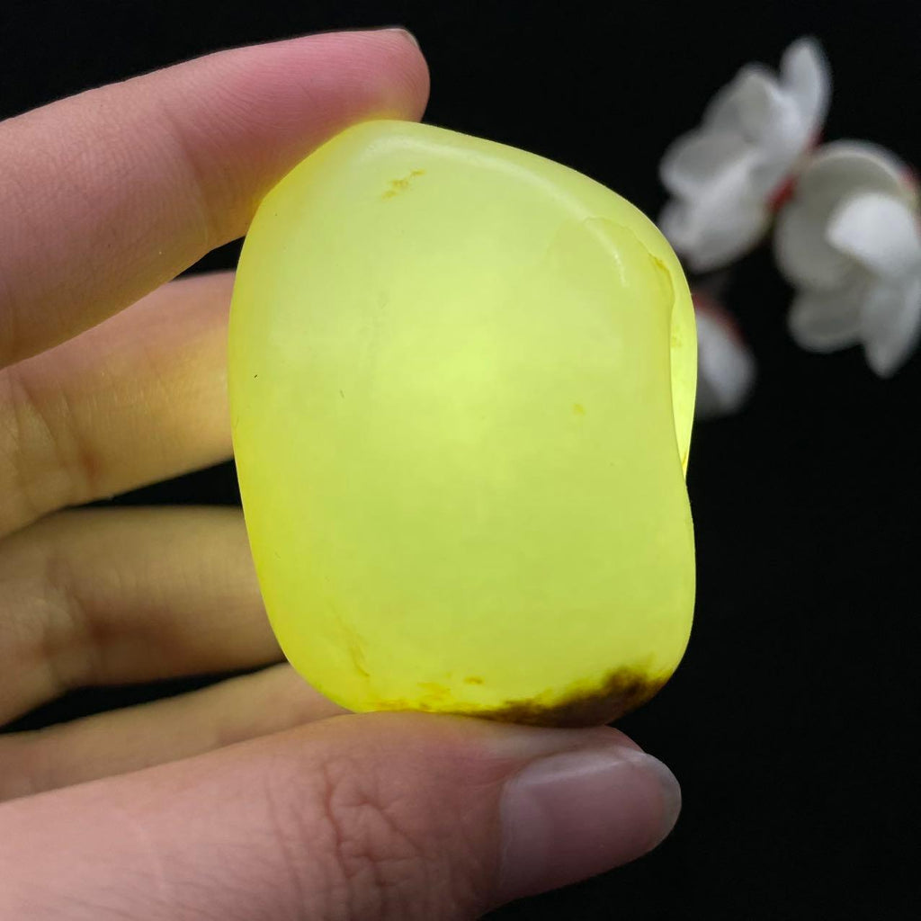 和田玉秋梨皮籽料大挂件（64.7g）