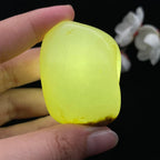 和田玉秋梨皮籽料大挂件（64.7g）